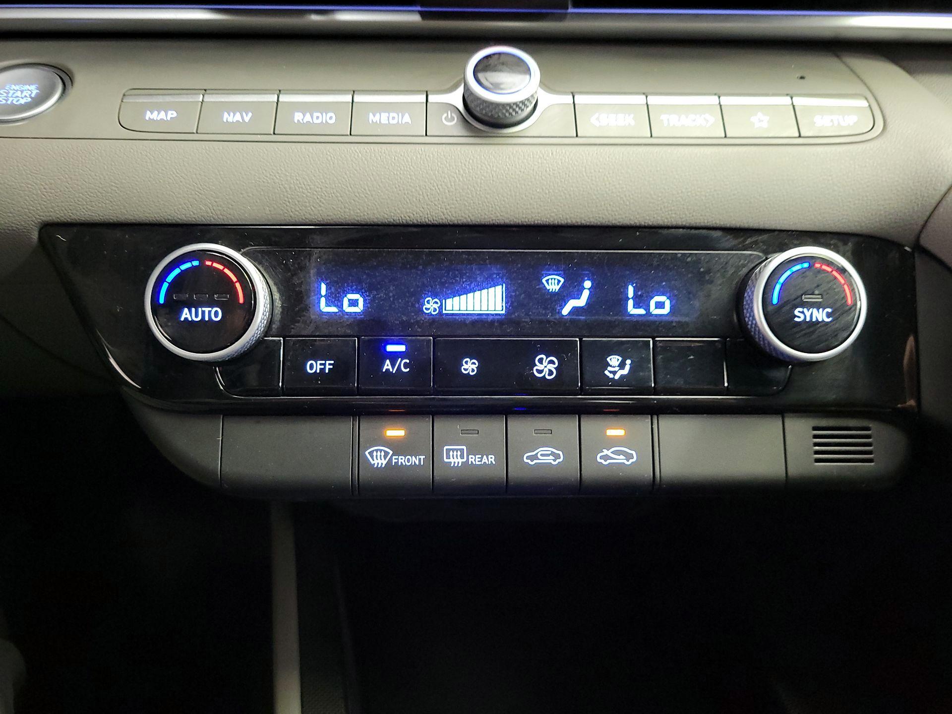 Thumbnail: 2024 Hyundai Elantra - 17