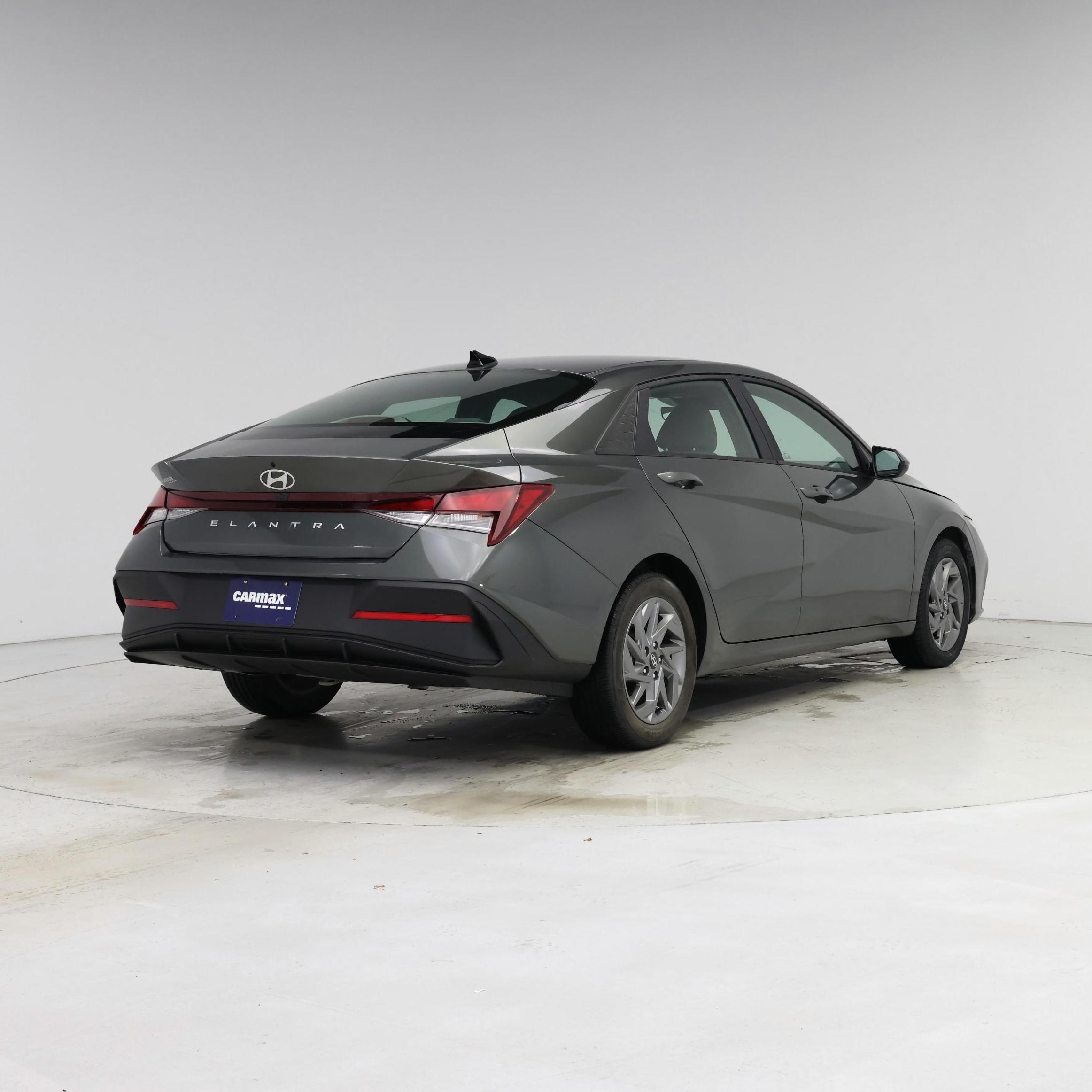 Thumbnail: 2024 Hyundai Elantra - 8