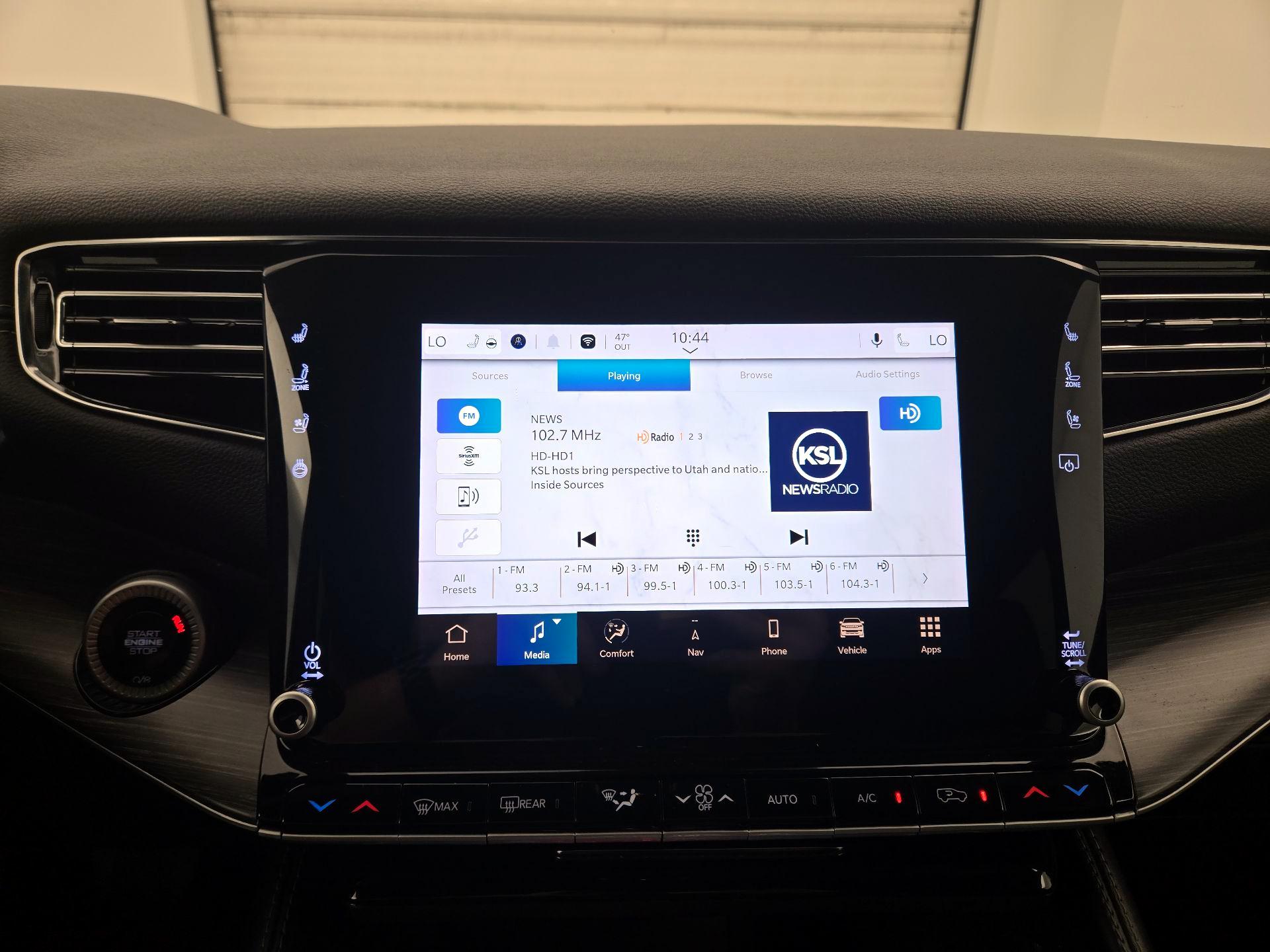 Thumbnail: 2024 Jeep Wagoneer - 16