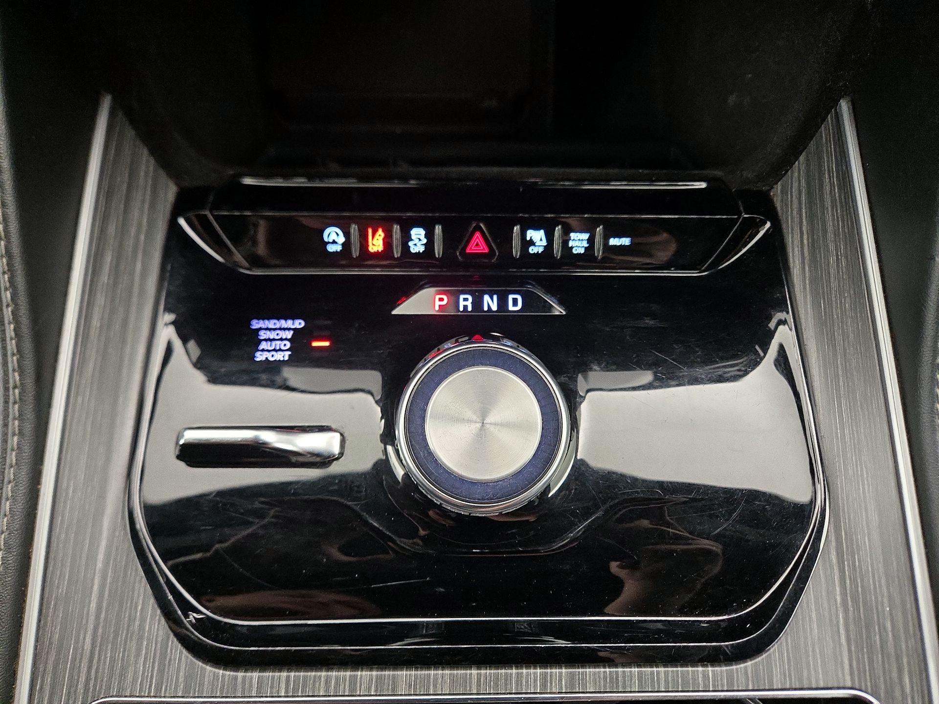 Thumbnail: 2024 Jeep Wagoneer - 18