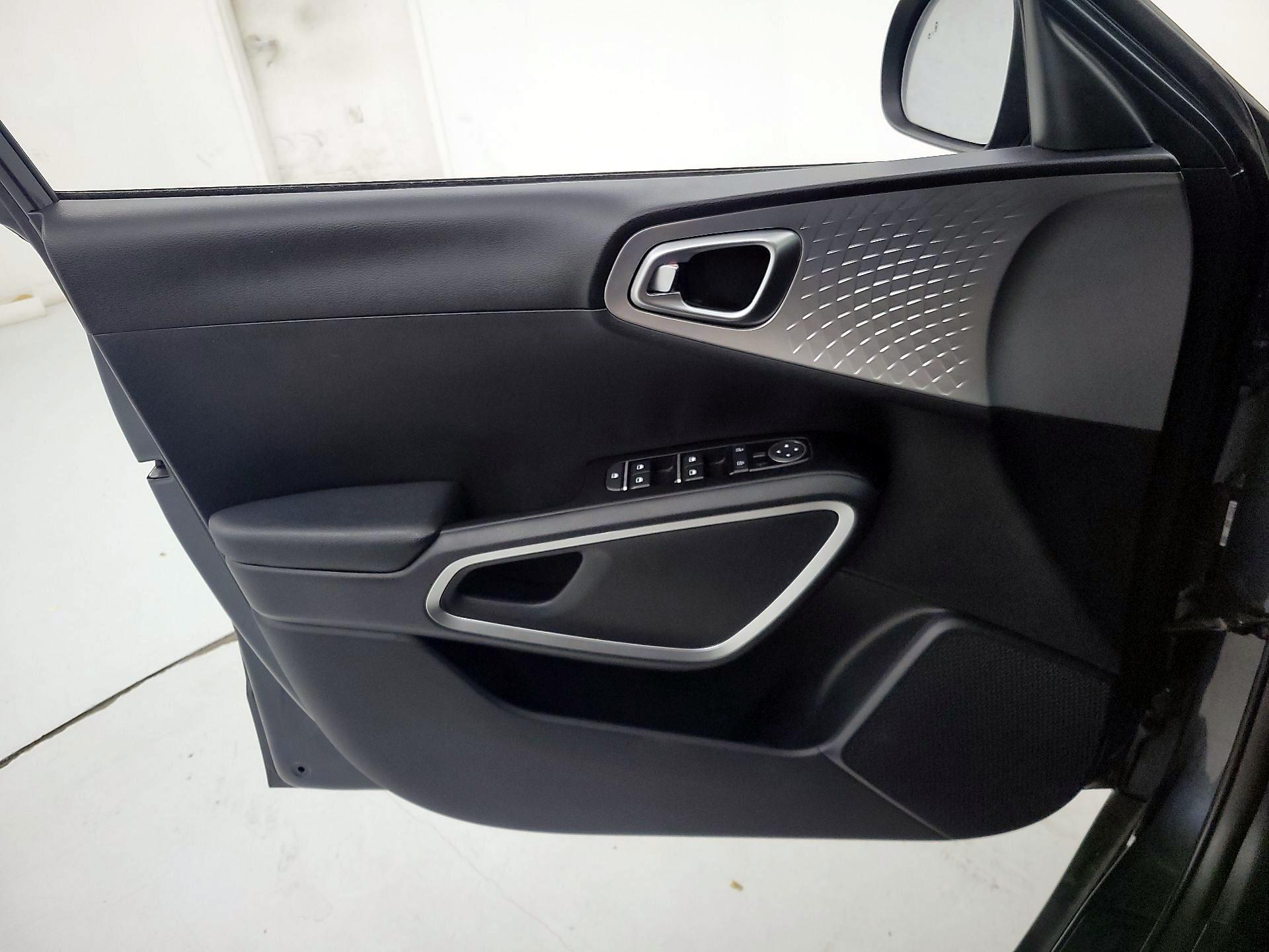 Thumbnail: 2023 Kia Soul - 12