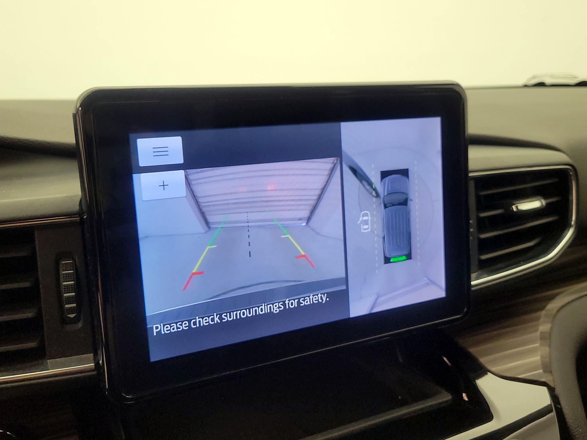 Thumbnail: 2022 Ford Explorer - 15