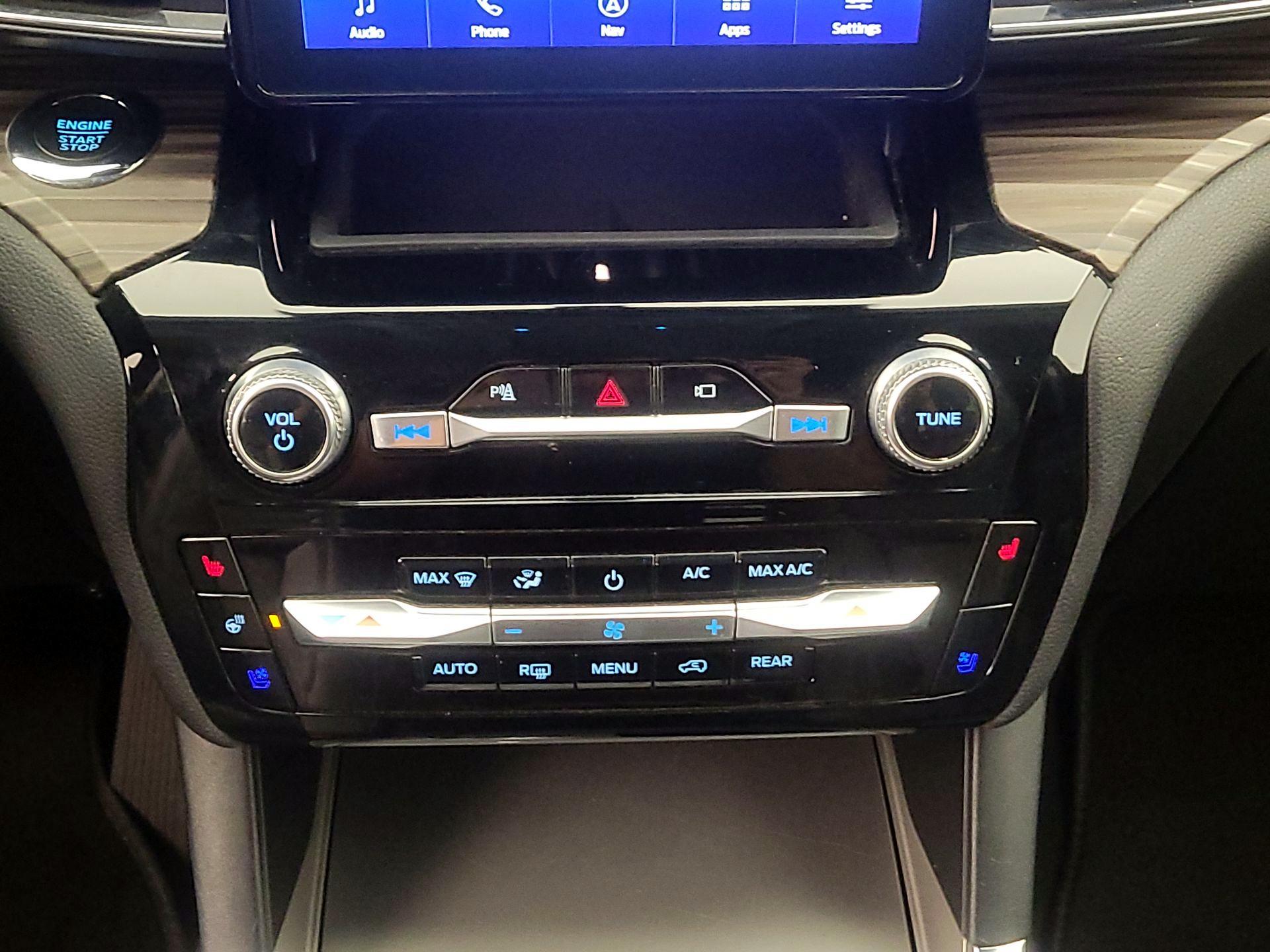 Thumbnail: 2022 Ford Explorer - 17