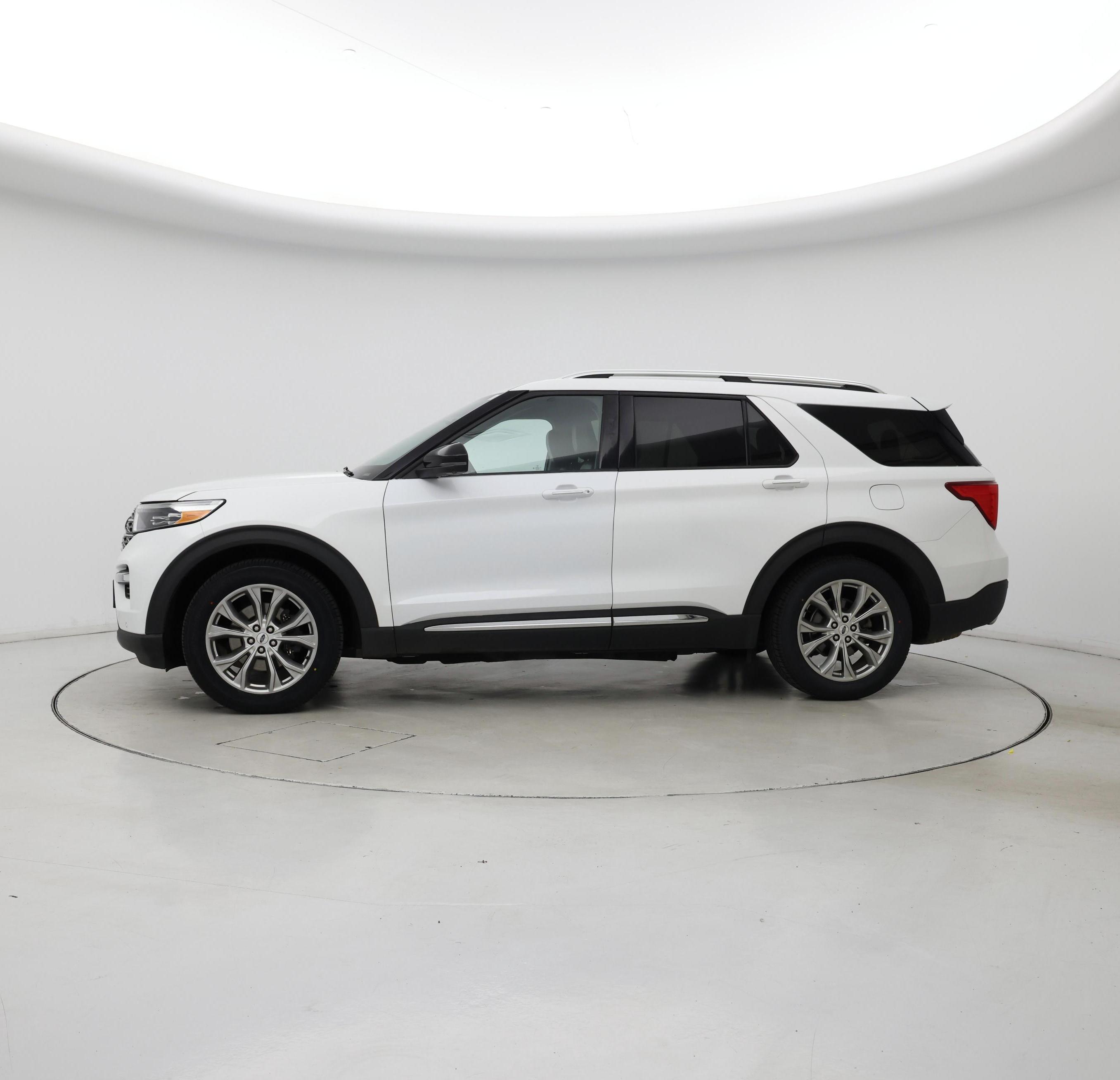 Thumbnail: 2022 Ford Explorer - 3