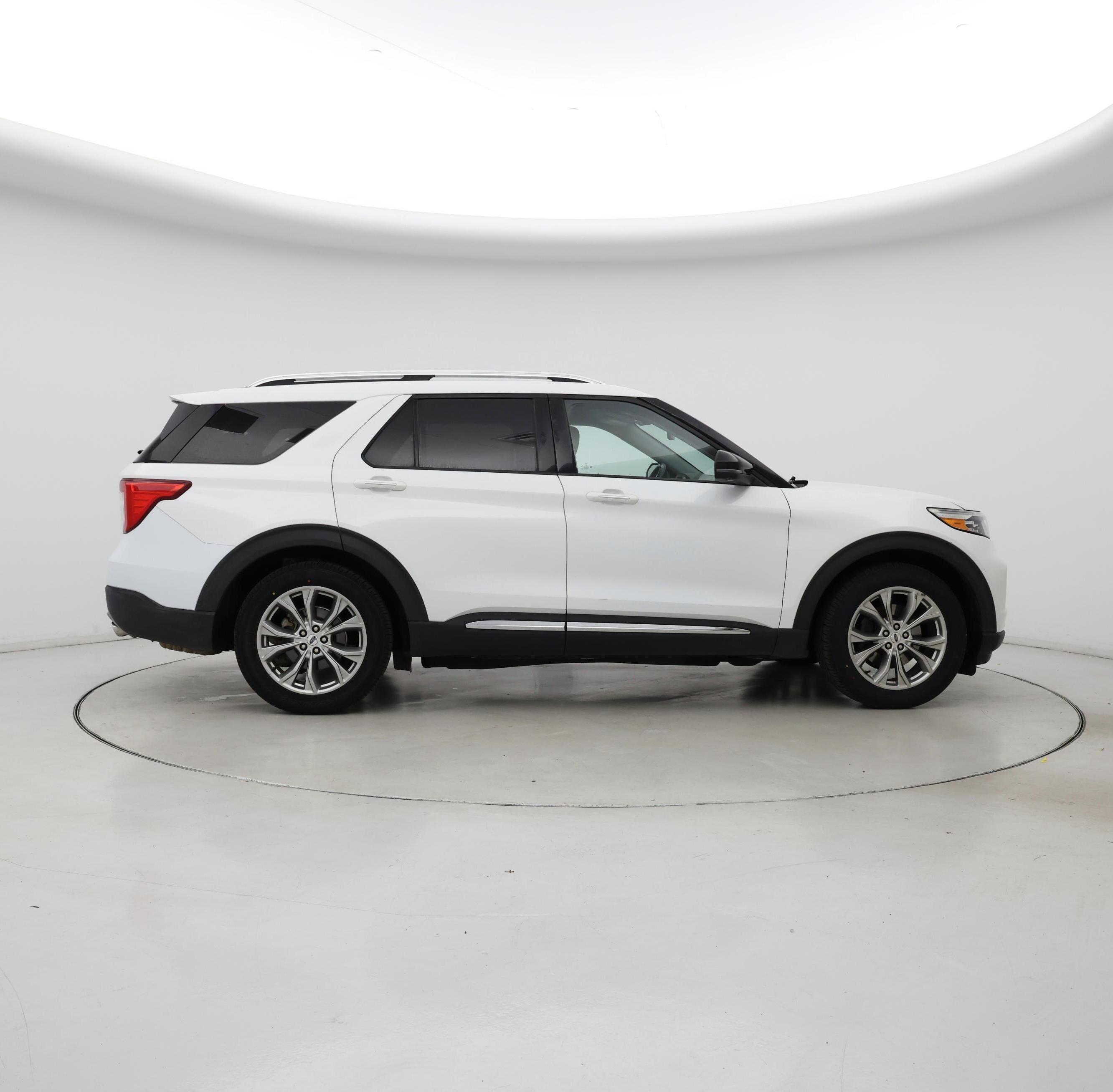 Thumbnail: 2022 Ford Explorer - 7