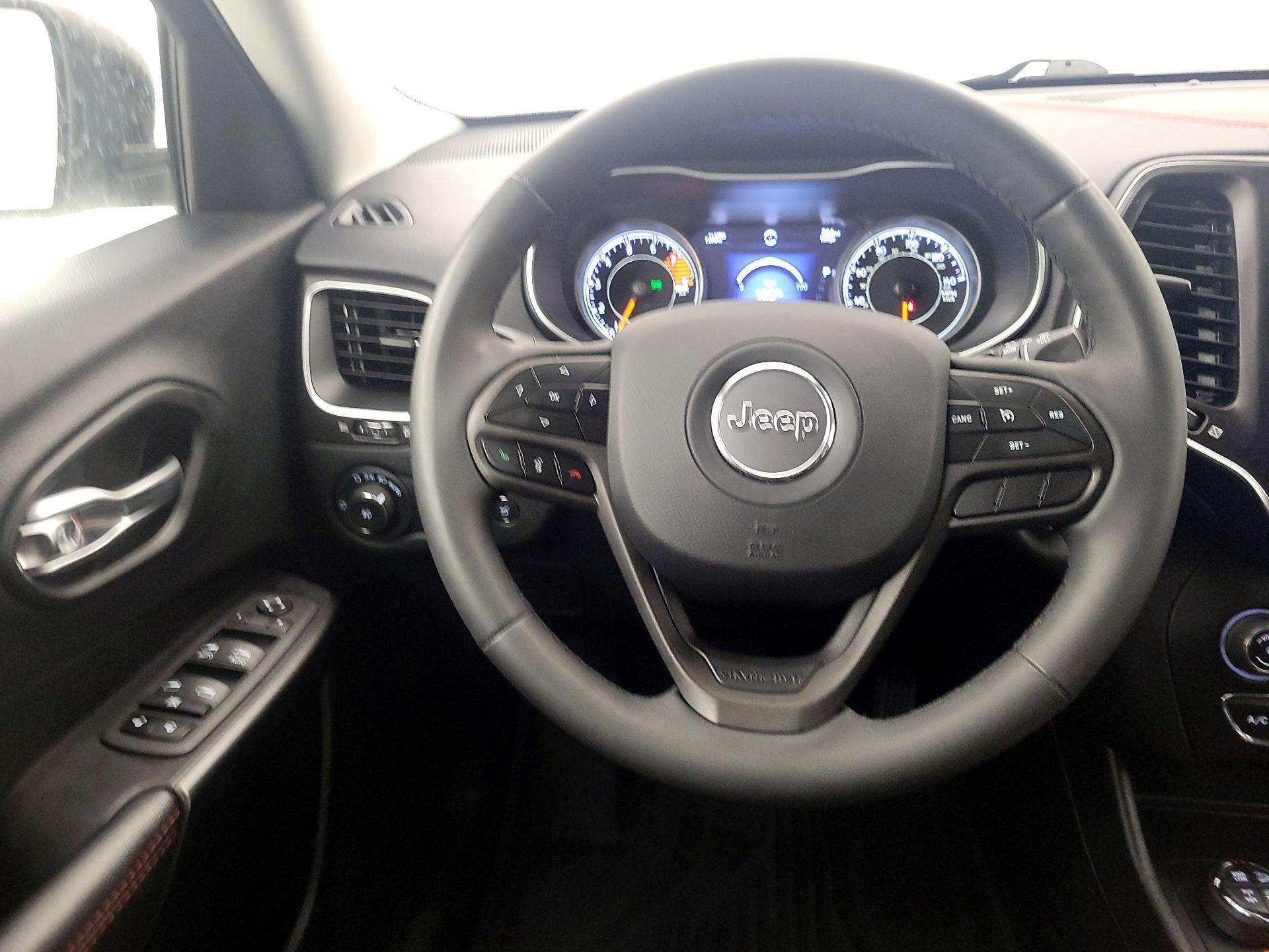 Thumbnail: 2022 Jeep Cherokee - 10