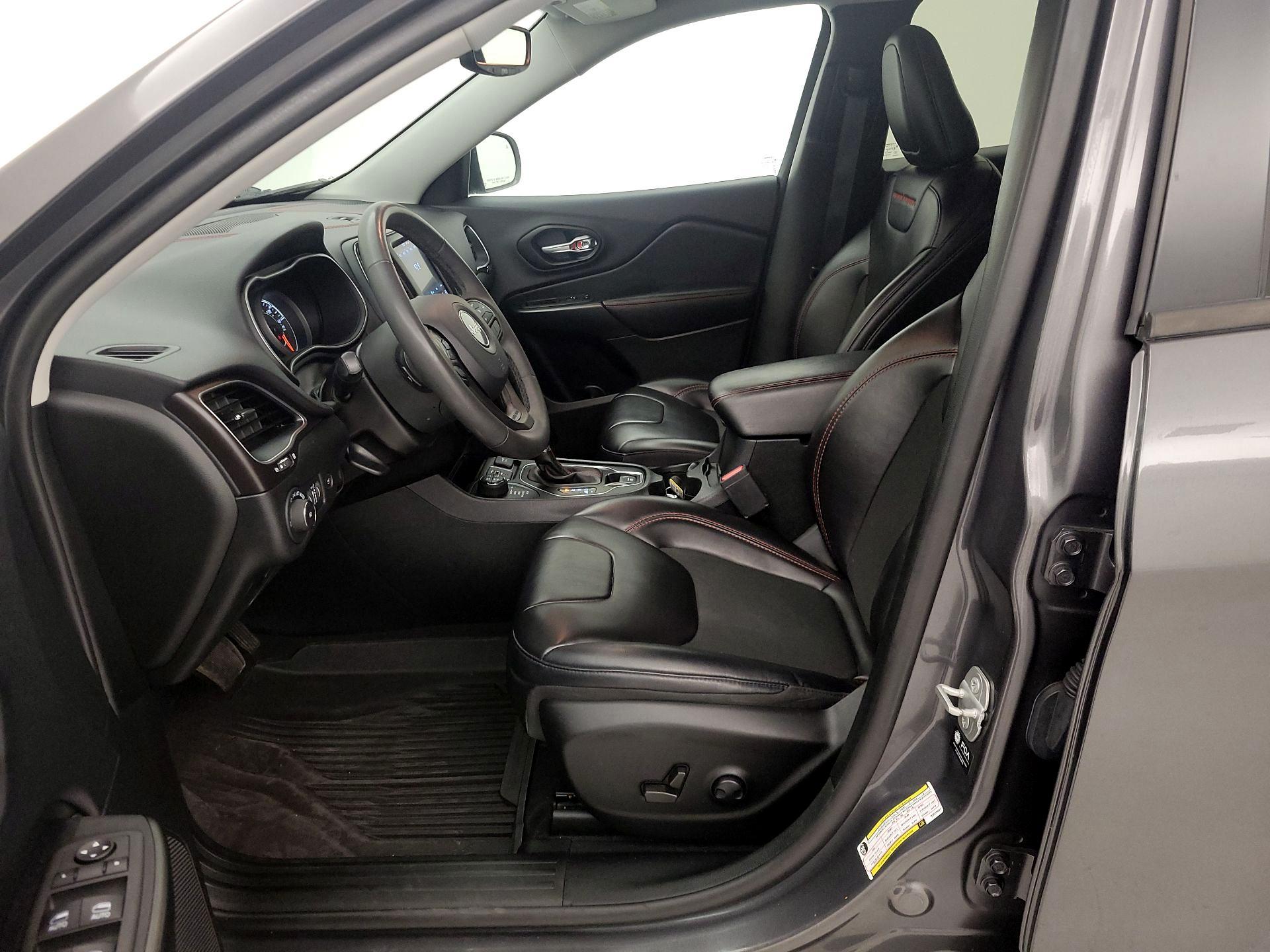 Thumbnail: 2022 Jeep Cherokee - 11