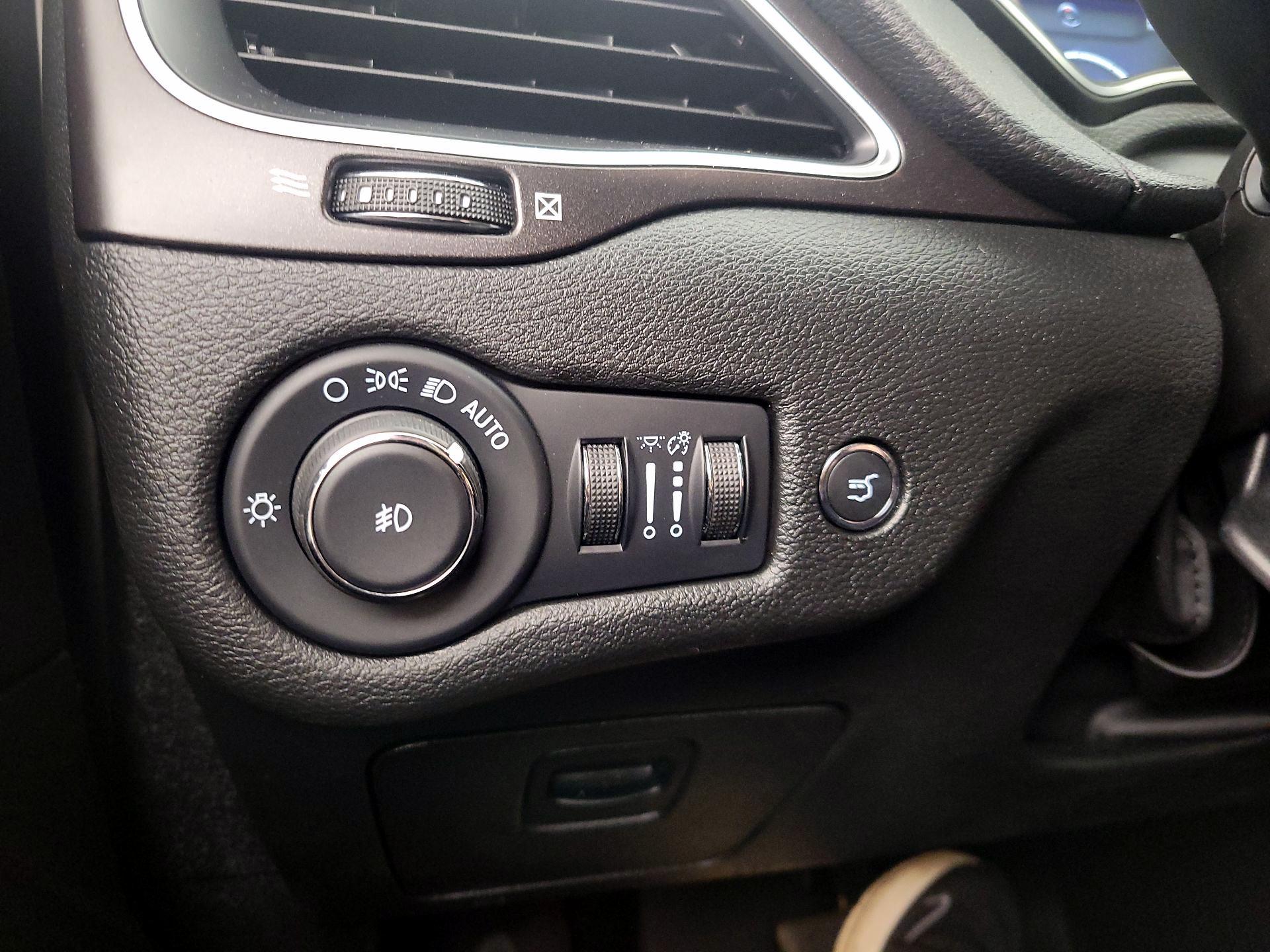 Thumbnail: 2022 Jeep Cherokee - 13