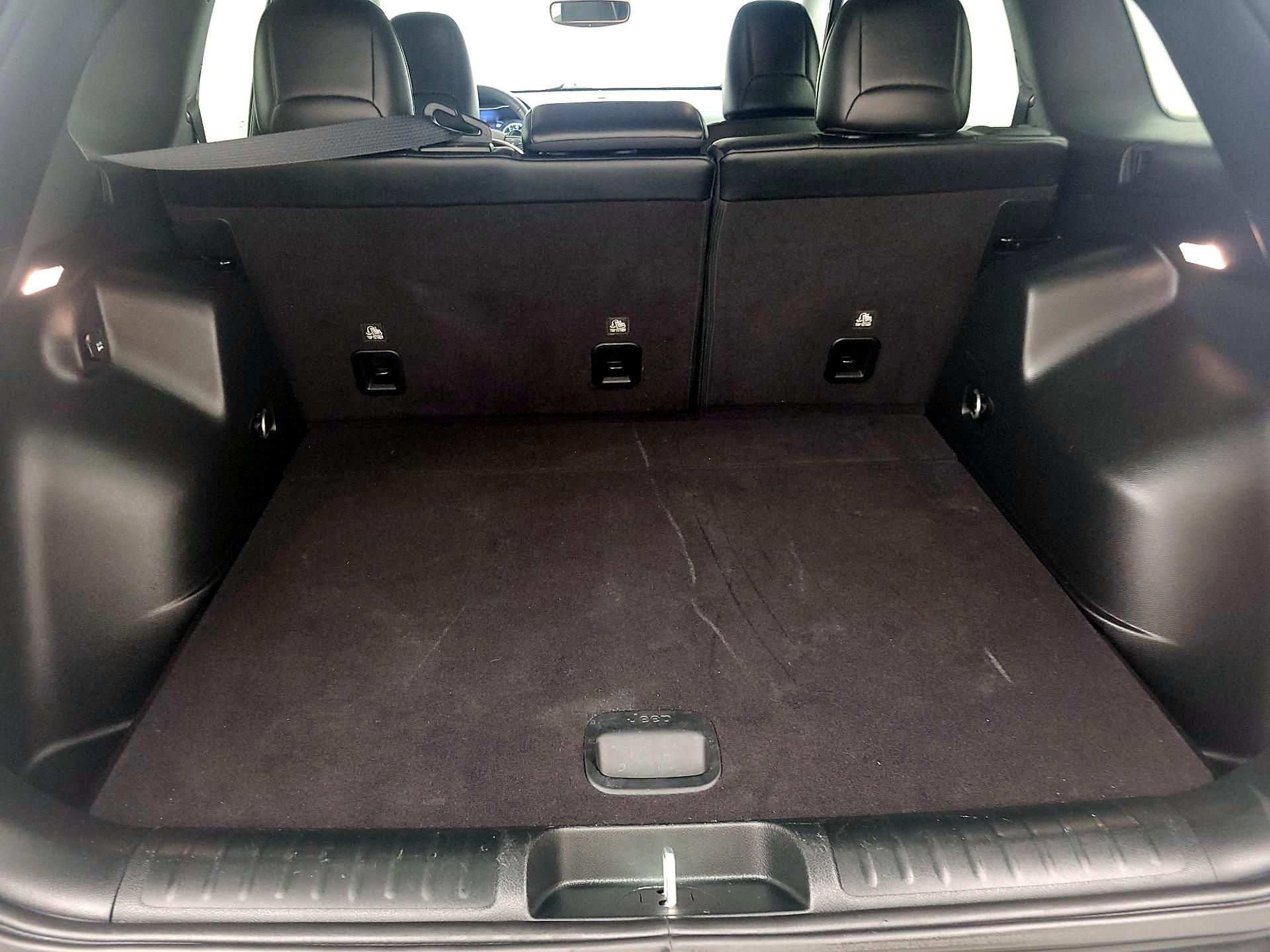 Thumbnail: 2022 Jeep Cherokee - 20