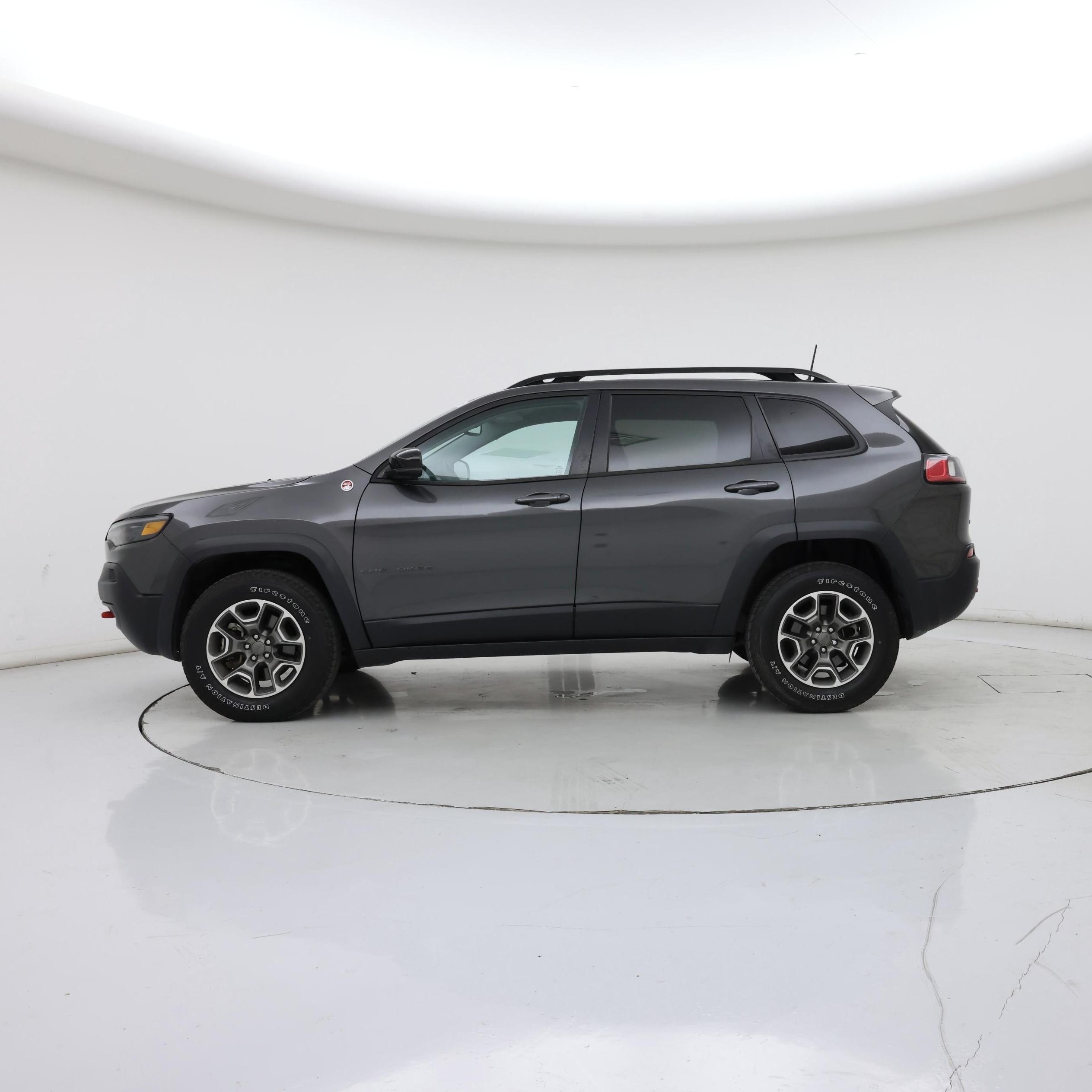 Thumbnail: 2022 Jeep Cherokee - 3