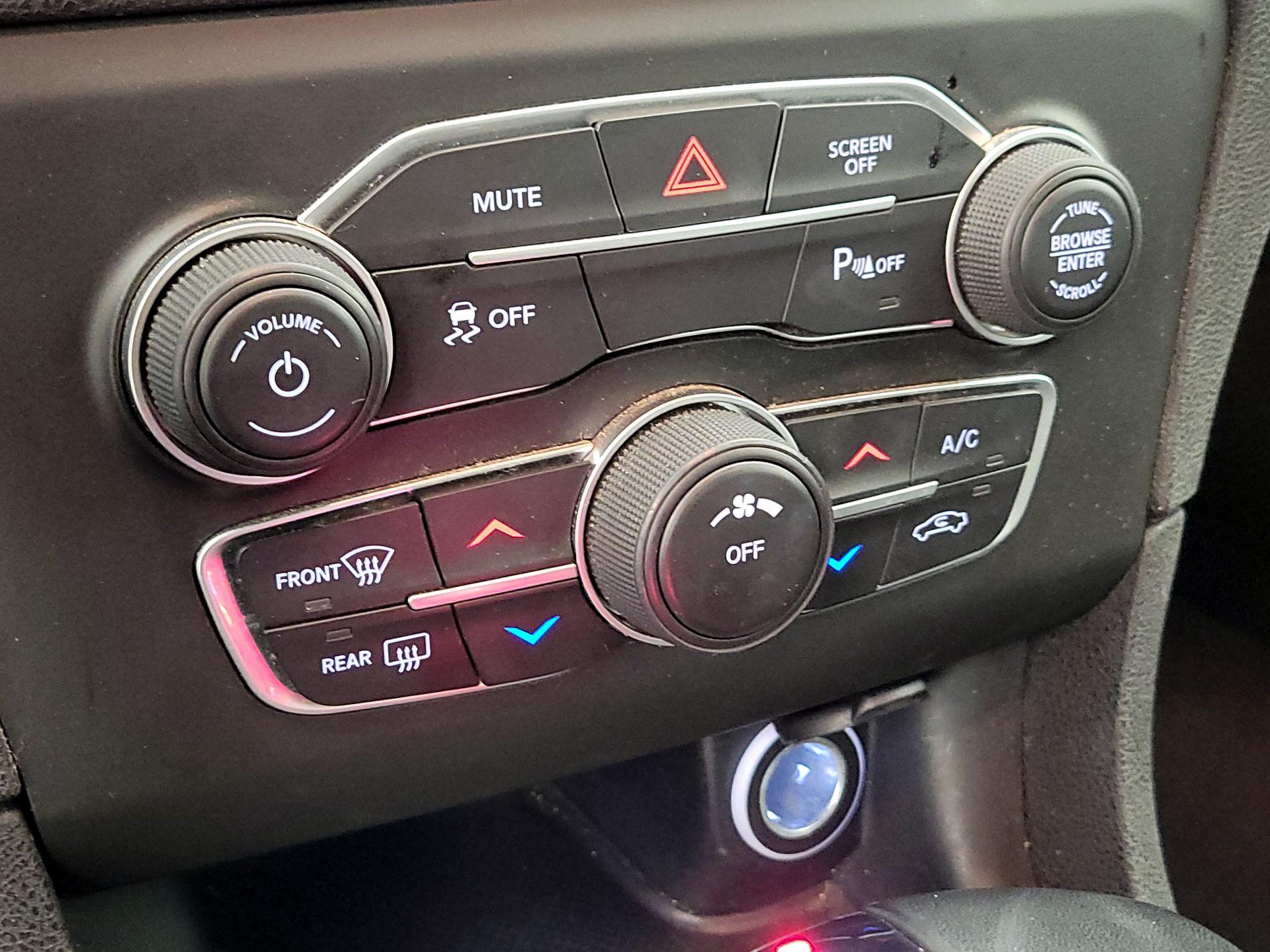 Thumbnail: 2022 Dodge Charger - 16