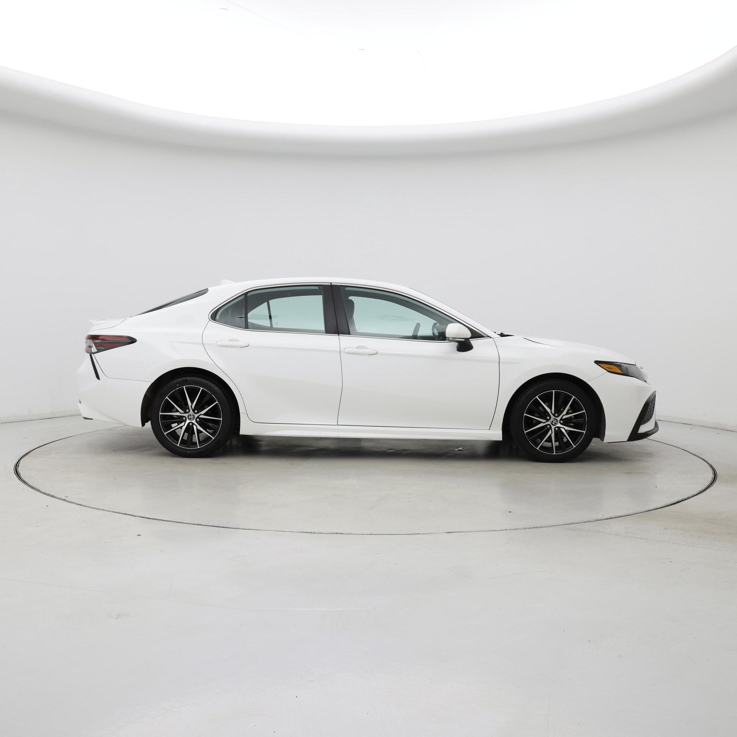 Thumbnail: 2023 Toyota Camry - 7