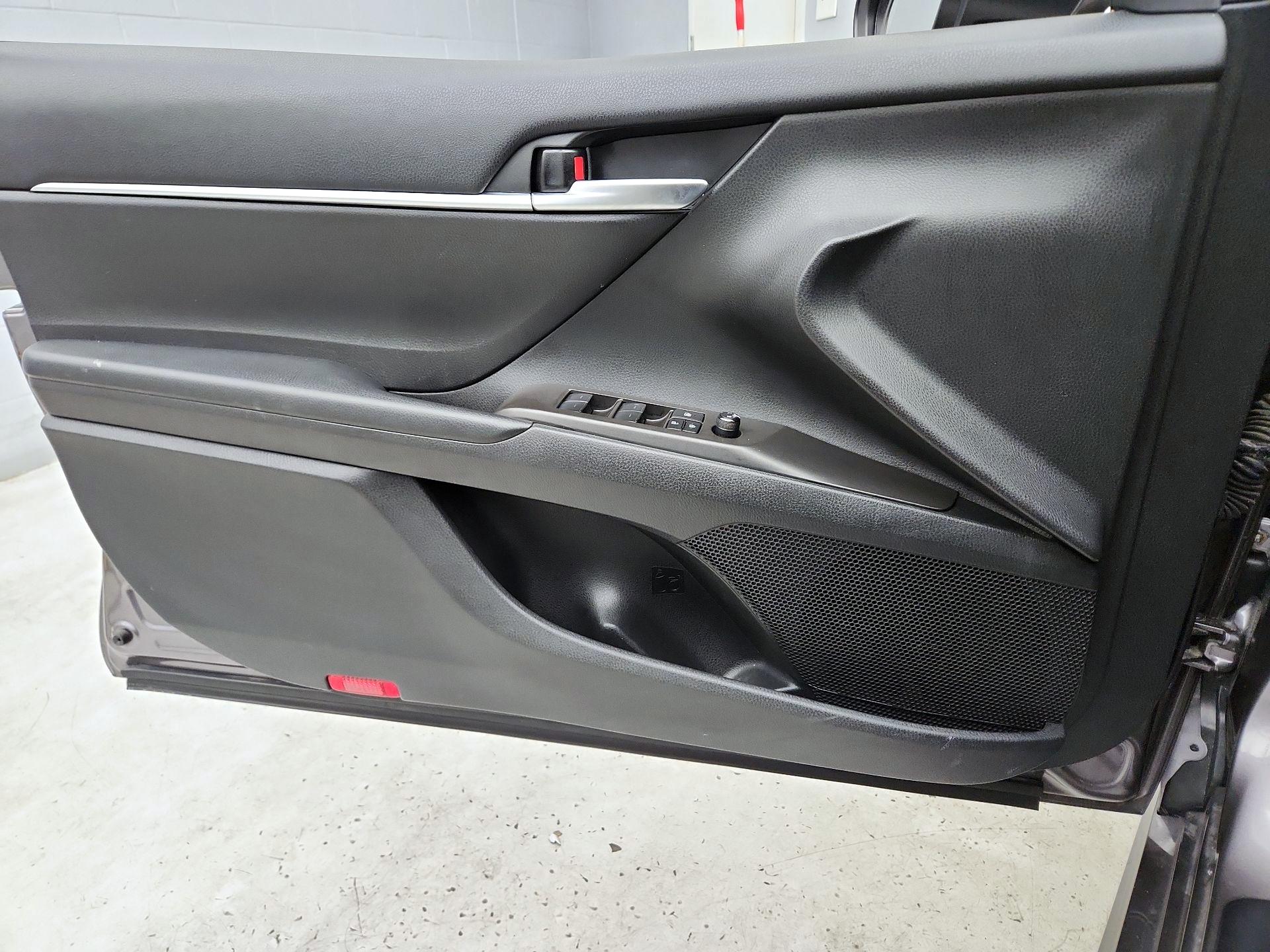 Thumbnail: 2023 Toyota Camry - 12