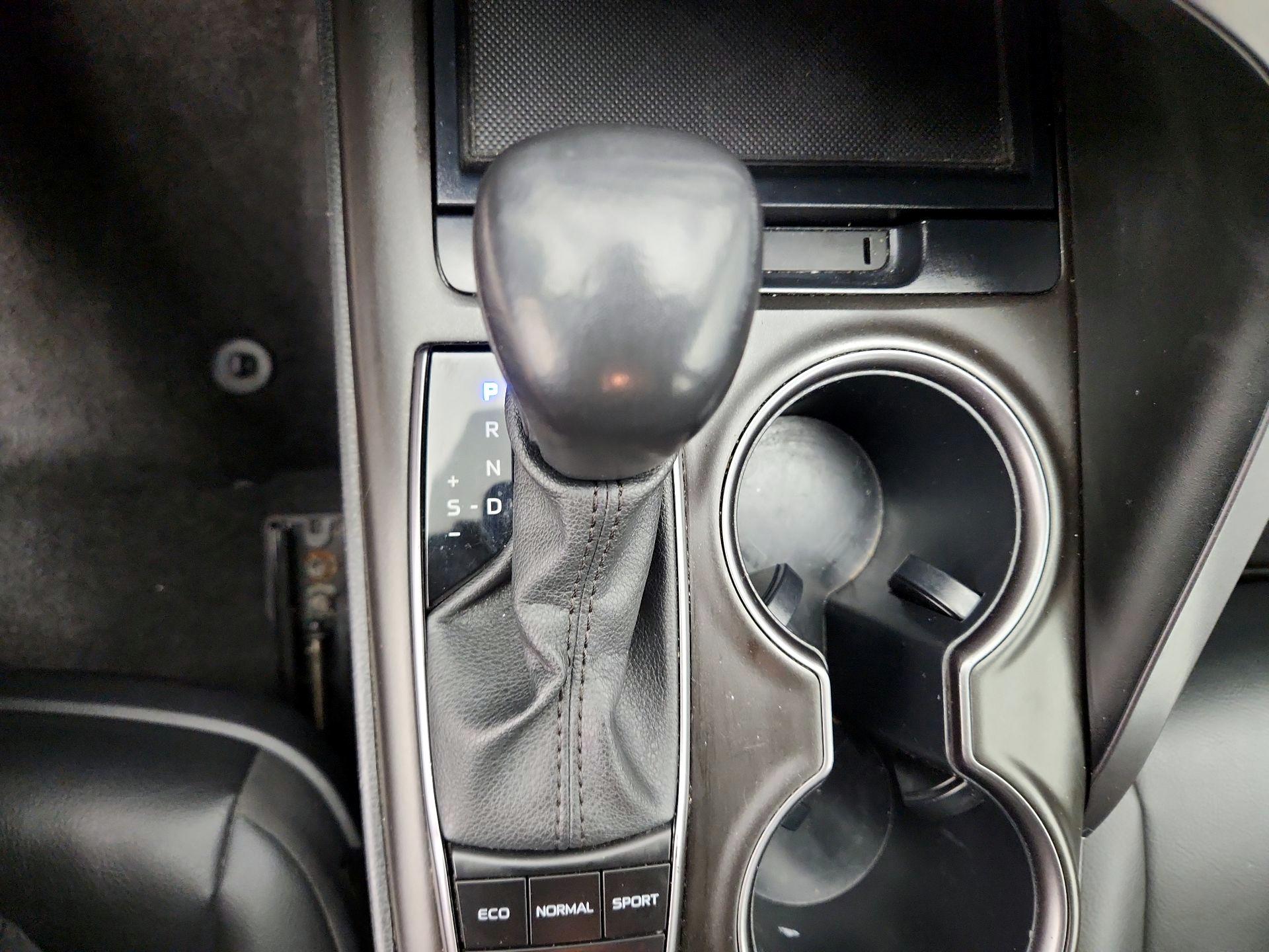 Thumbnail: 2023 Toyota Camry - 17