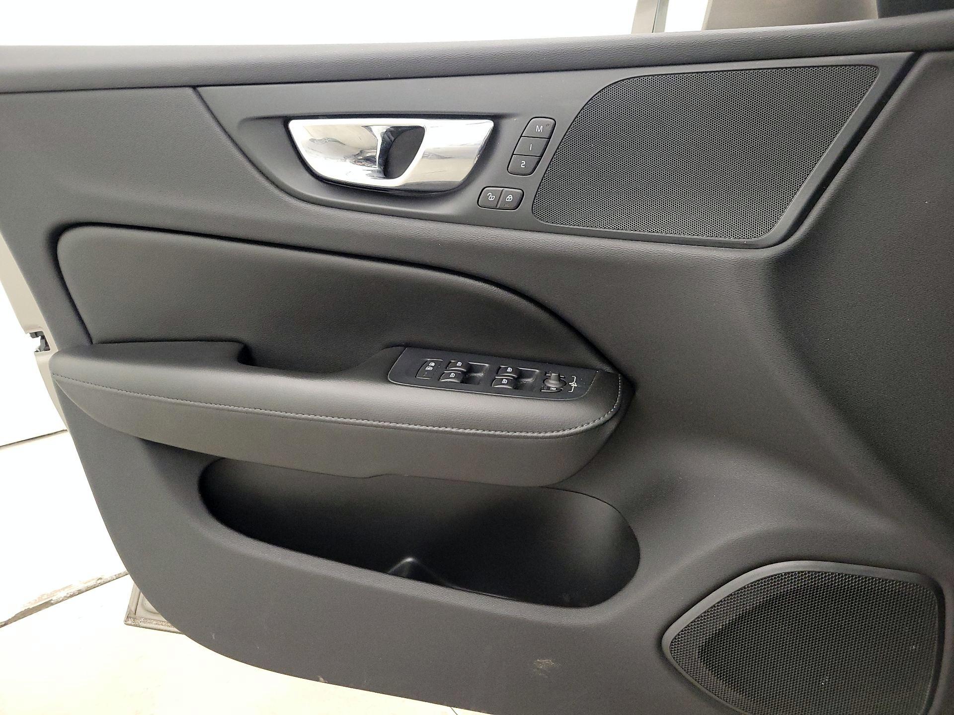 Thumbnail: 2019 Volvo S60 - 12