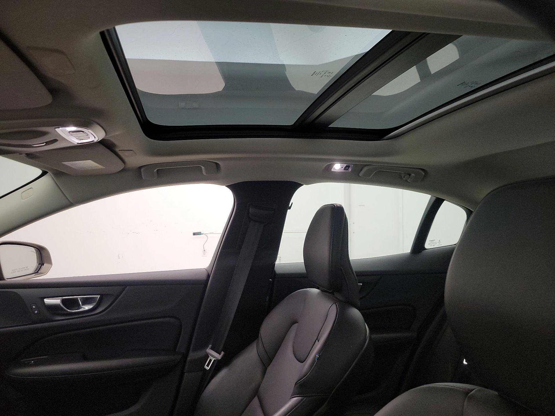 Thumbnail: 2019 Volvo S60 - 20