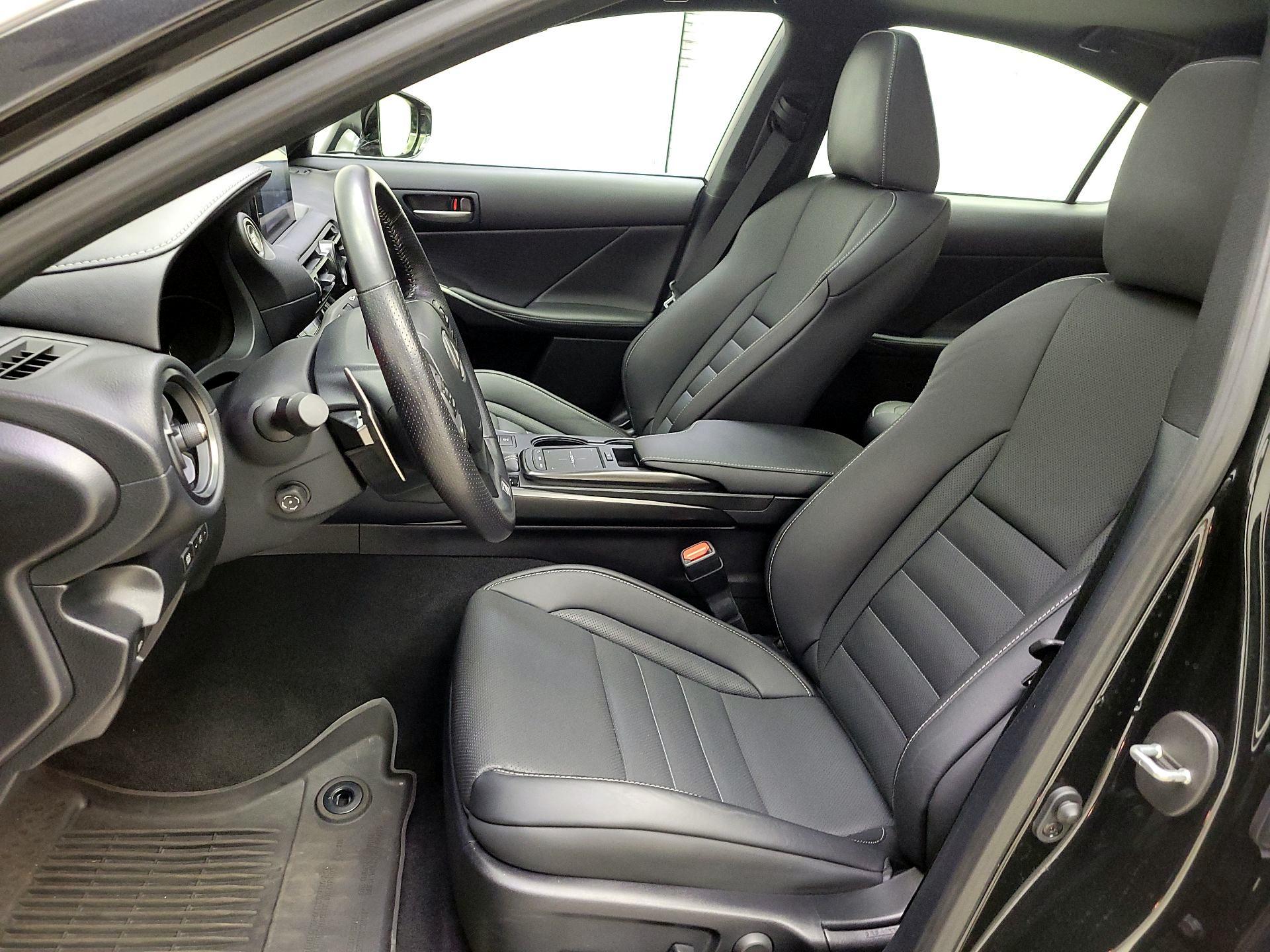 Thumbnail: 2023 Lexus IS - 11