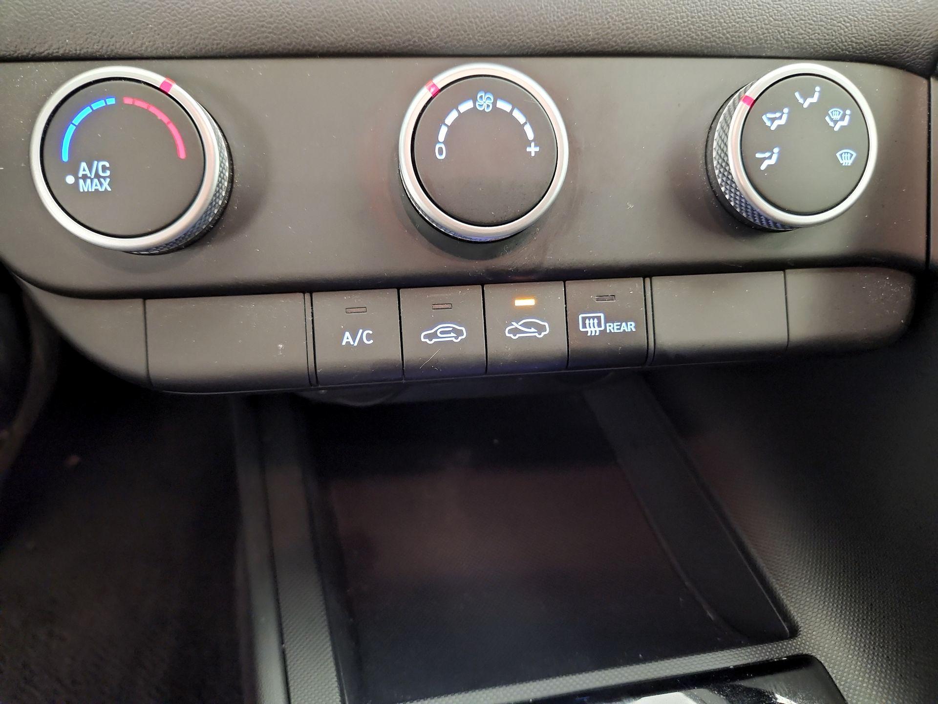 Thumbnail: 2024 Hyundai Elantra - 16