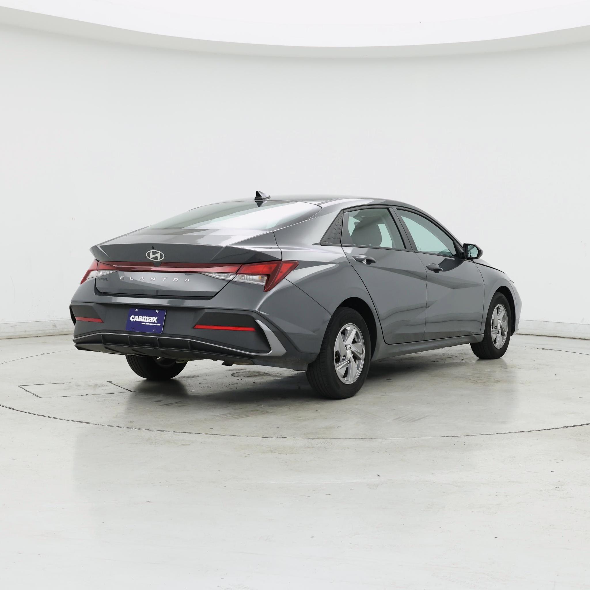 Thumbnail: 2024 Hyundai Elantra - 8