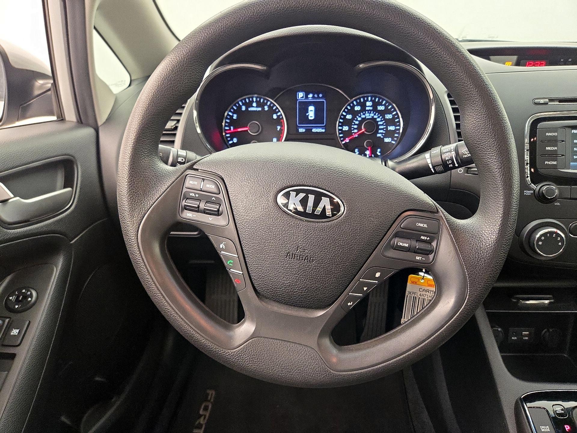 Thumbnail: 2017 Kia Forte - 10