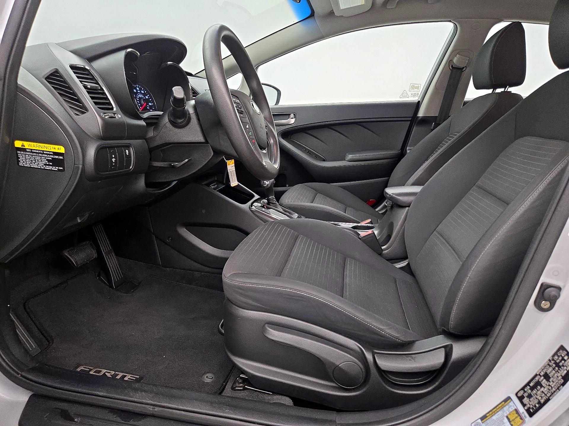 Thumbnail: 2017 Kia Forte - 11