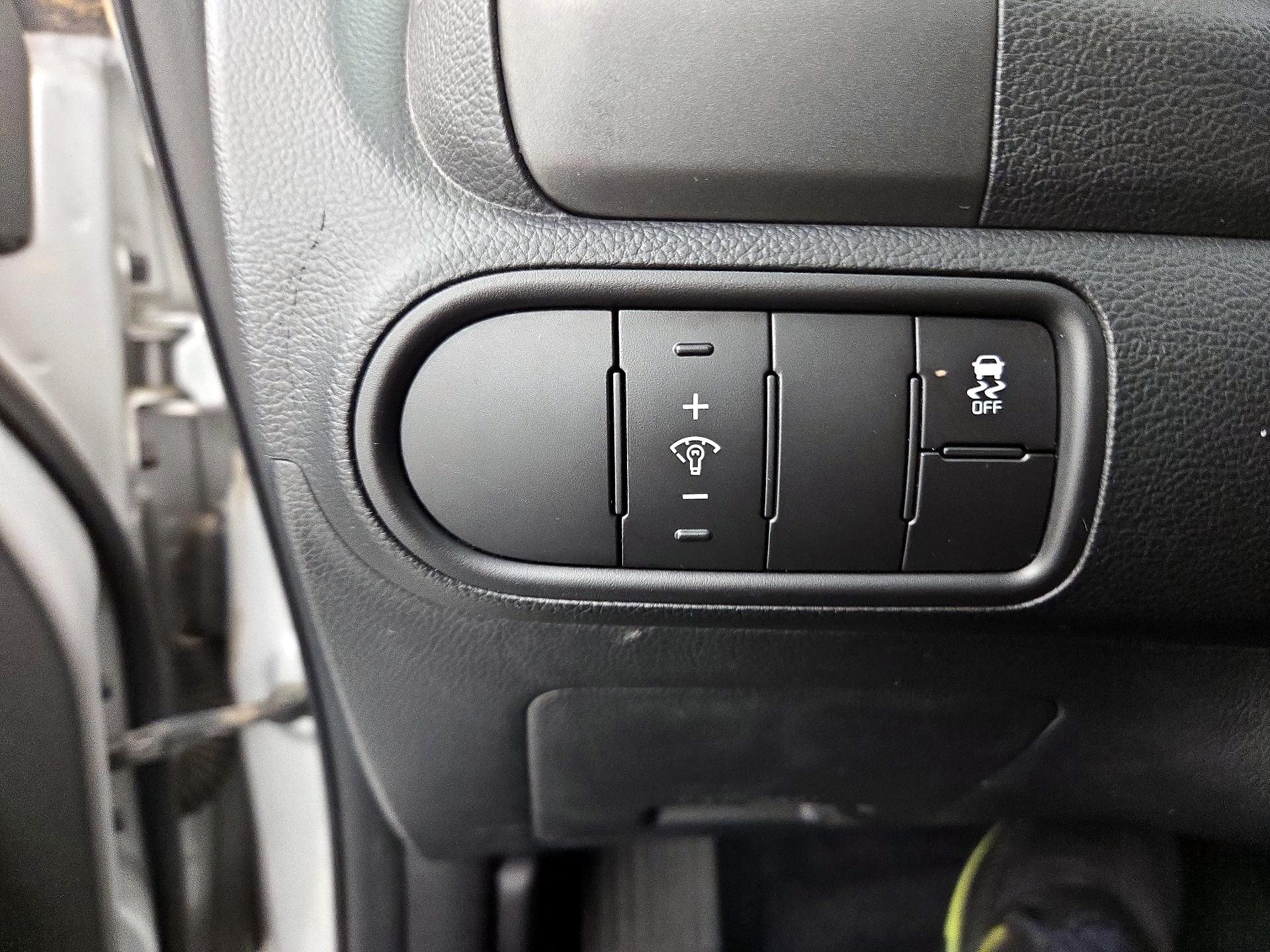 Thumbnail: 2017 Kia Forte - 13