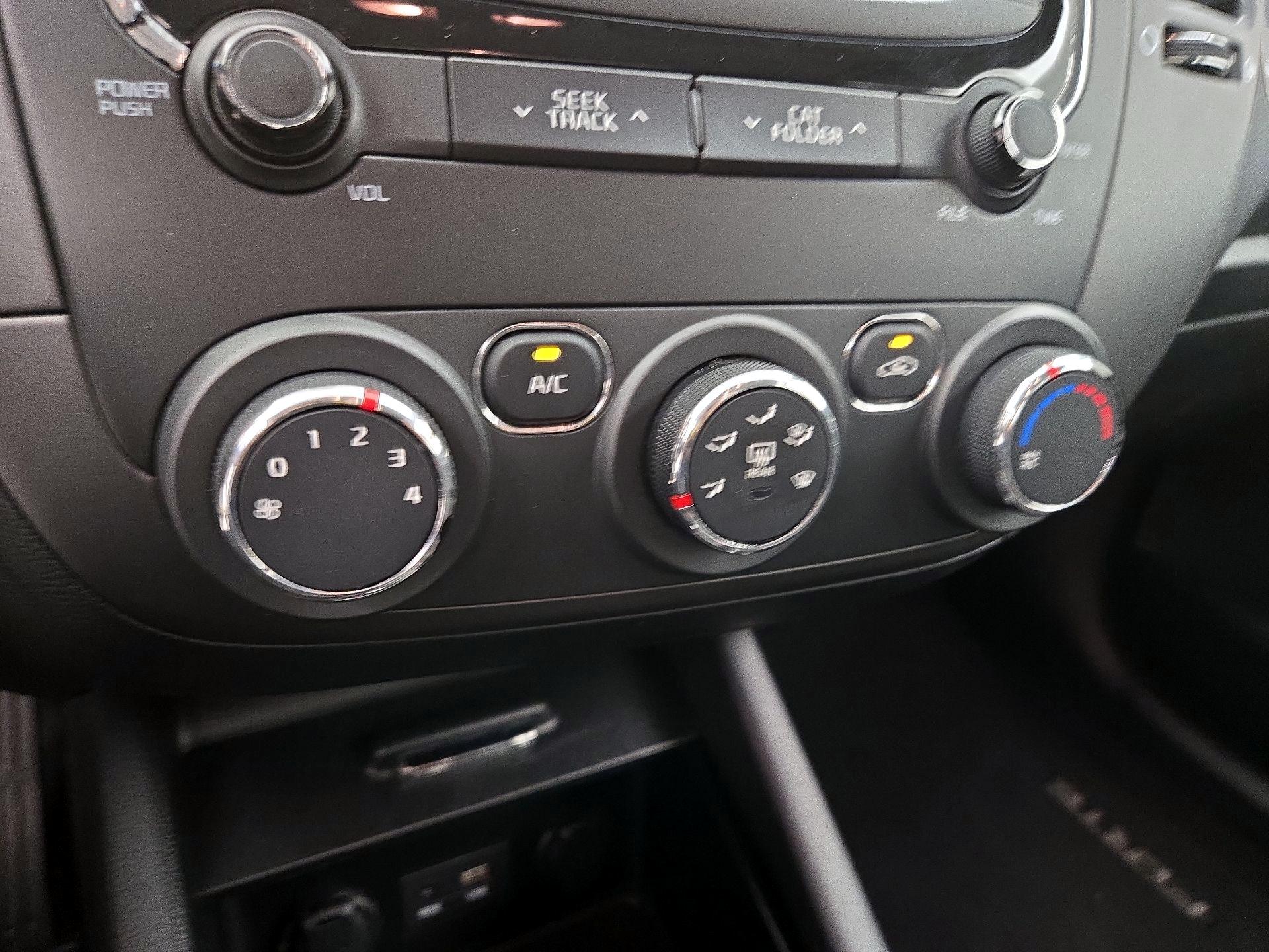 Thumbnail: 2017 Kia Forte - 16