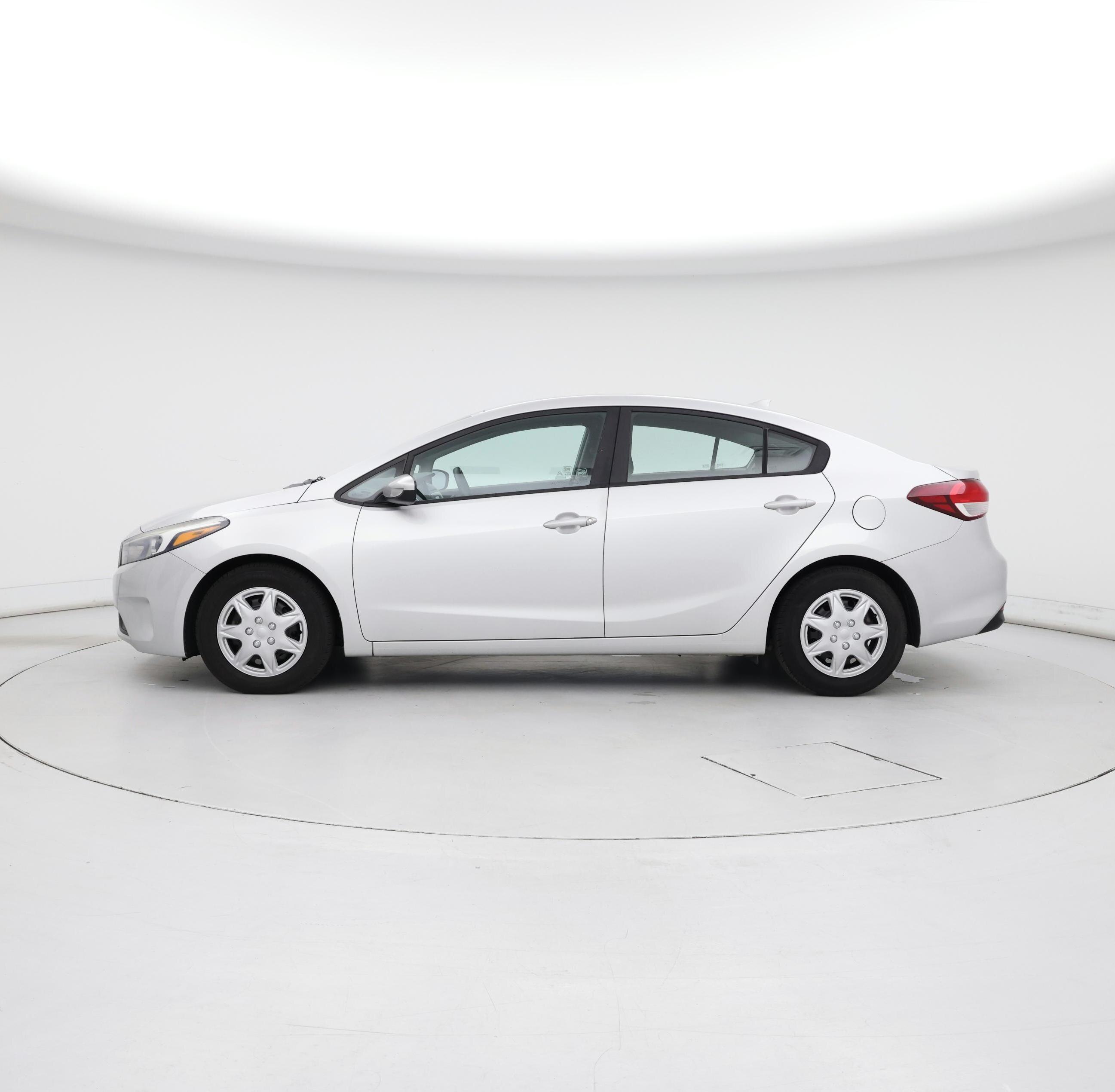 Thumbnail: 2017 Kia Forte - 3