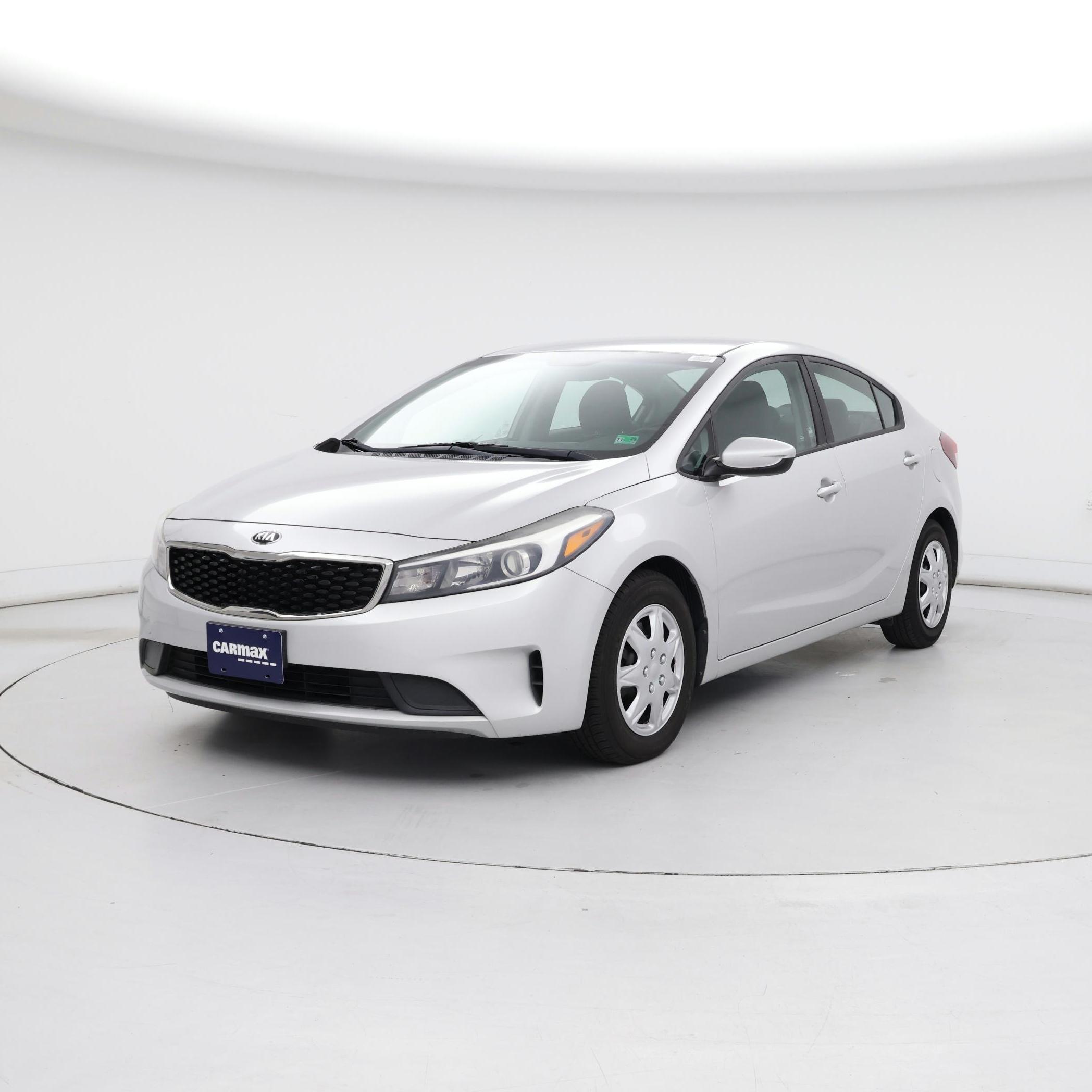 Thumbnail: 2017 Kia Forte - 4