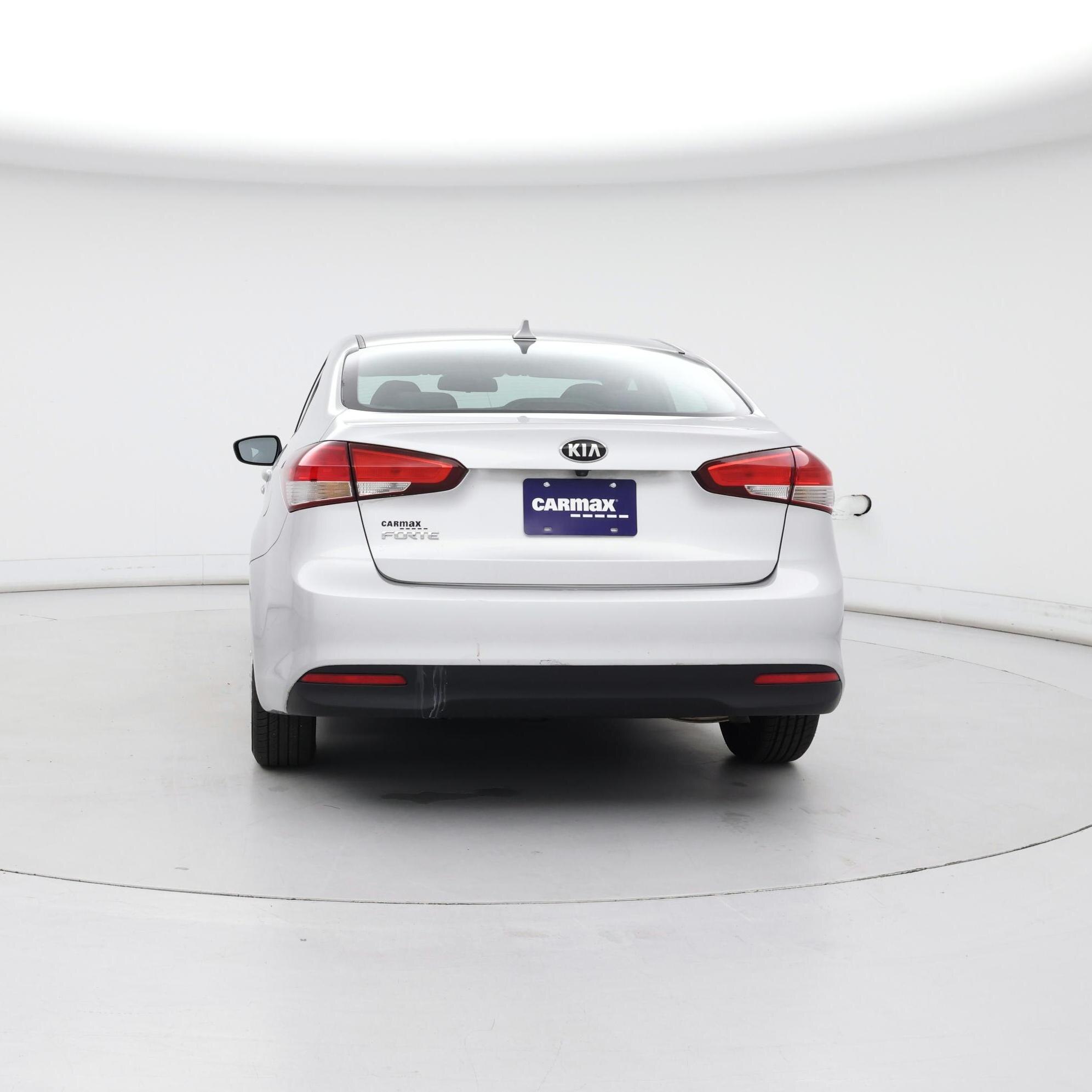 Thumbnail: 2017 Kia Forte - 6