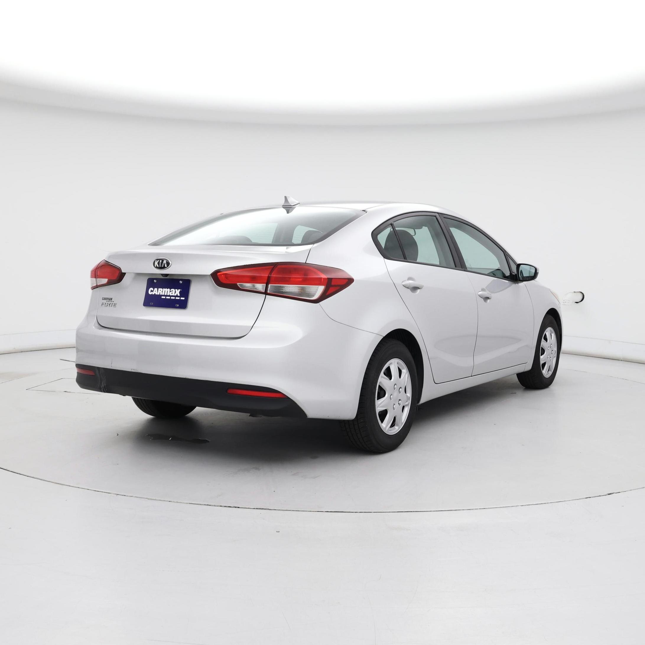 Thumbnail: 2017 Kia Forte - 8