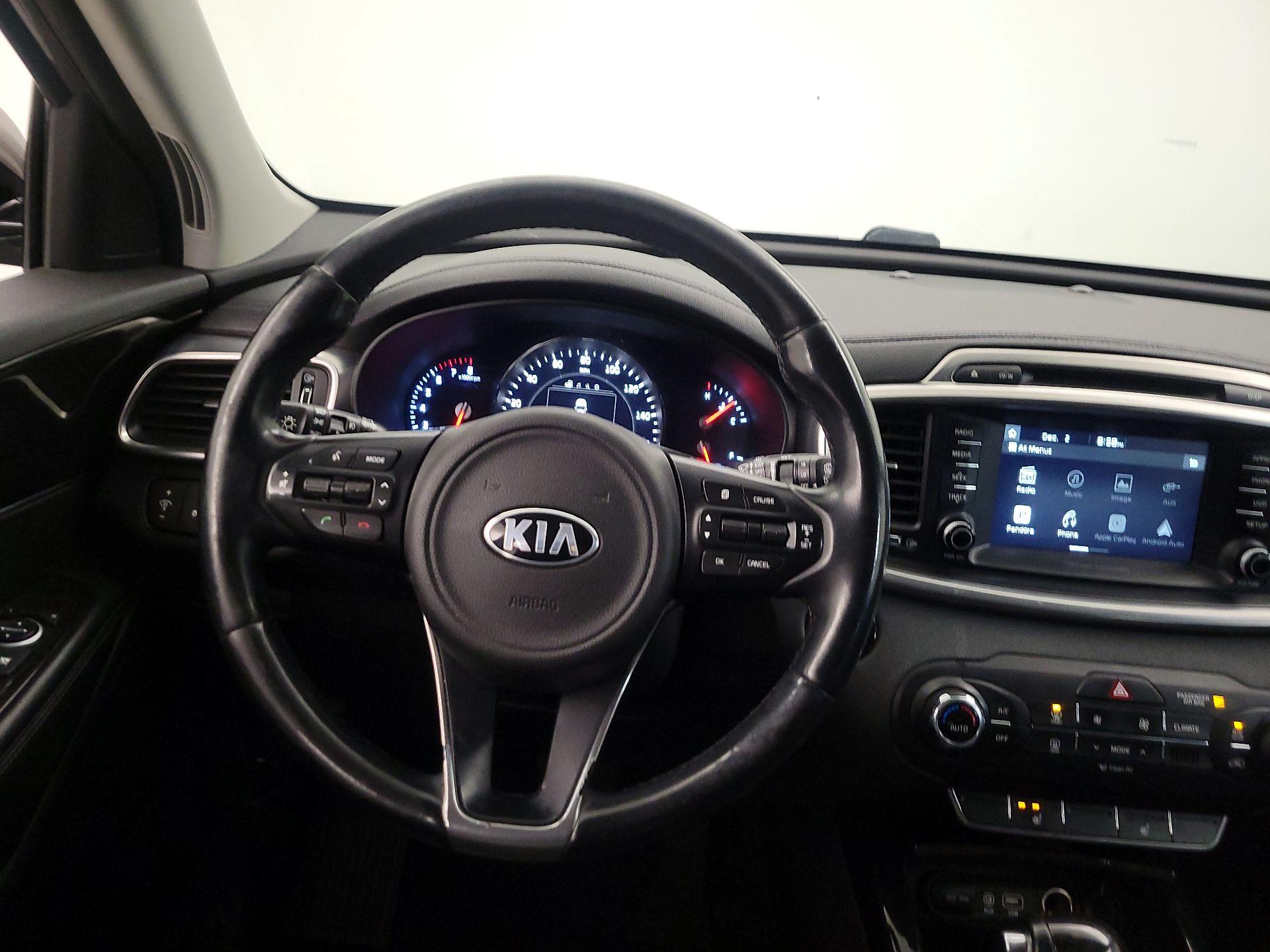 Thumbnail: 2017 Kia Sorento - 10
