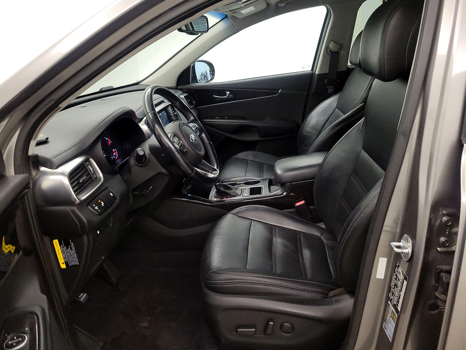 Thumbnail: 2017 Kia Sorento - 11