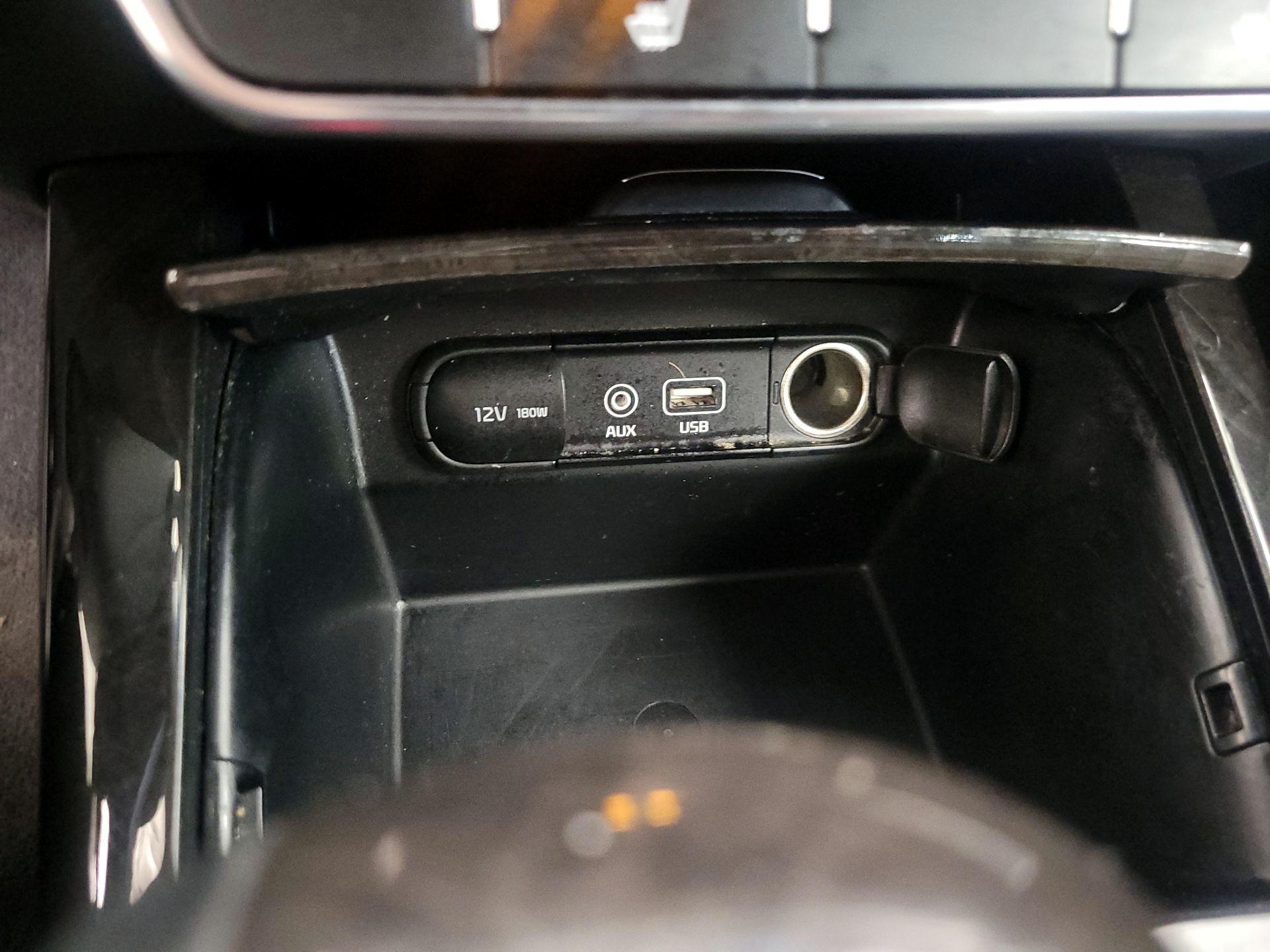 Thumbnail: 2017 Kia Sorento - 18