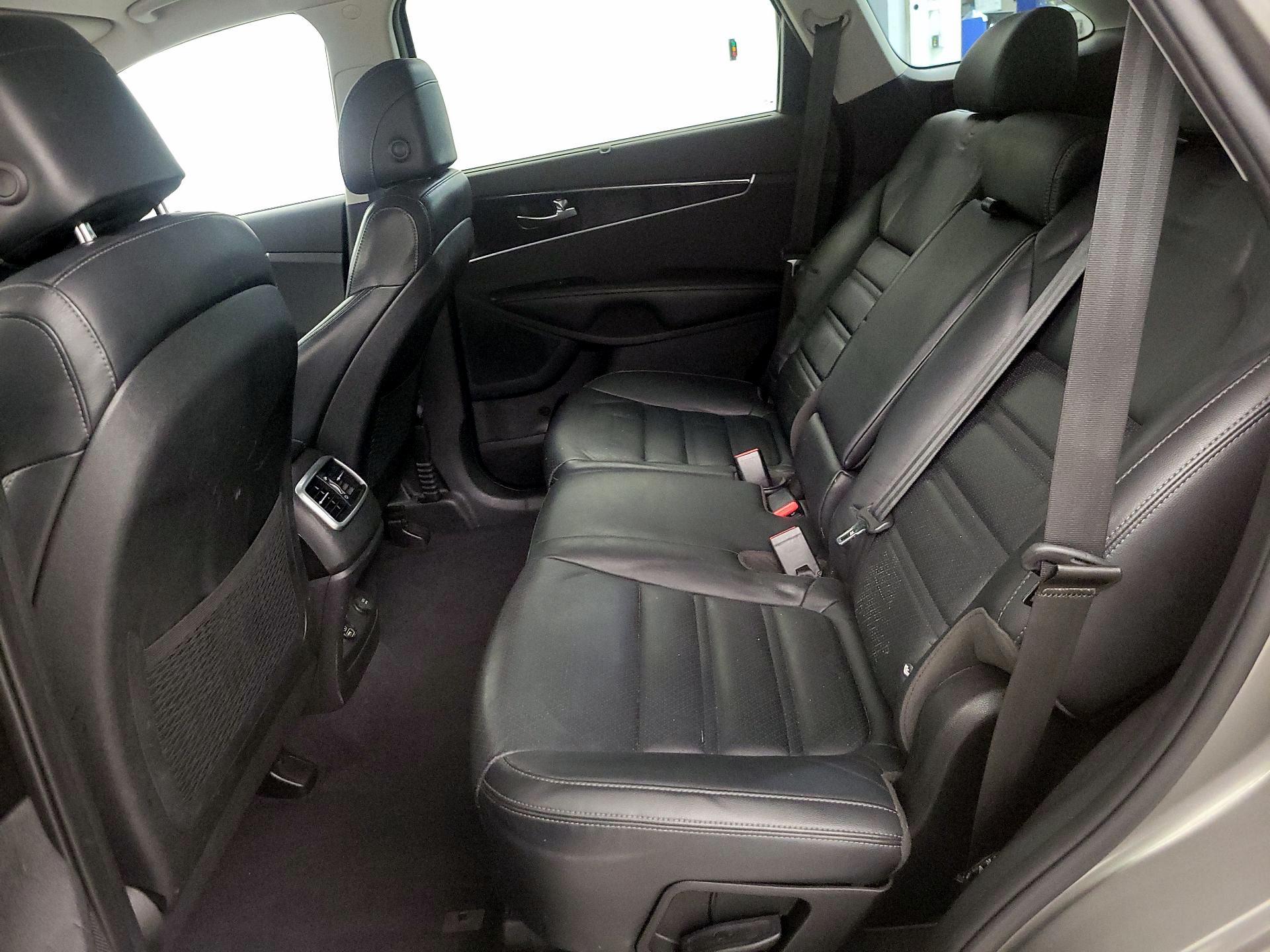 Thumbnail: 2017 Kia Sorento - 19