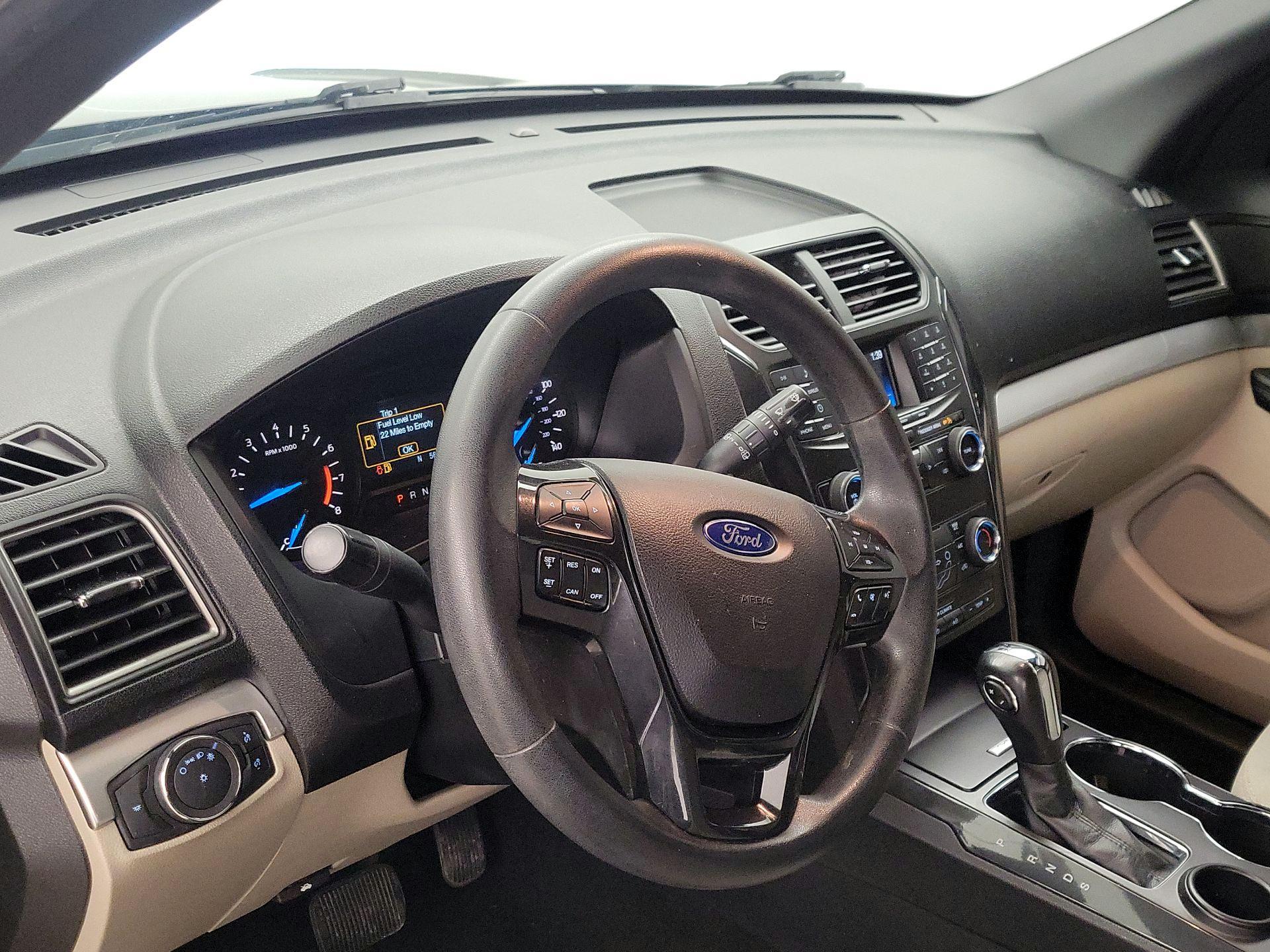 Thumbnail: 2019 Ford Explorer - 9