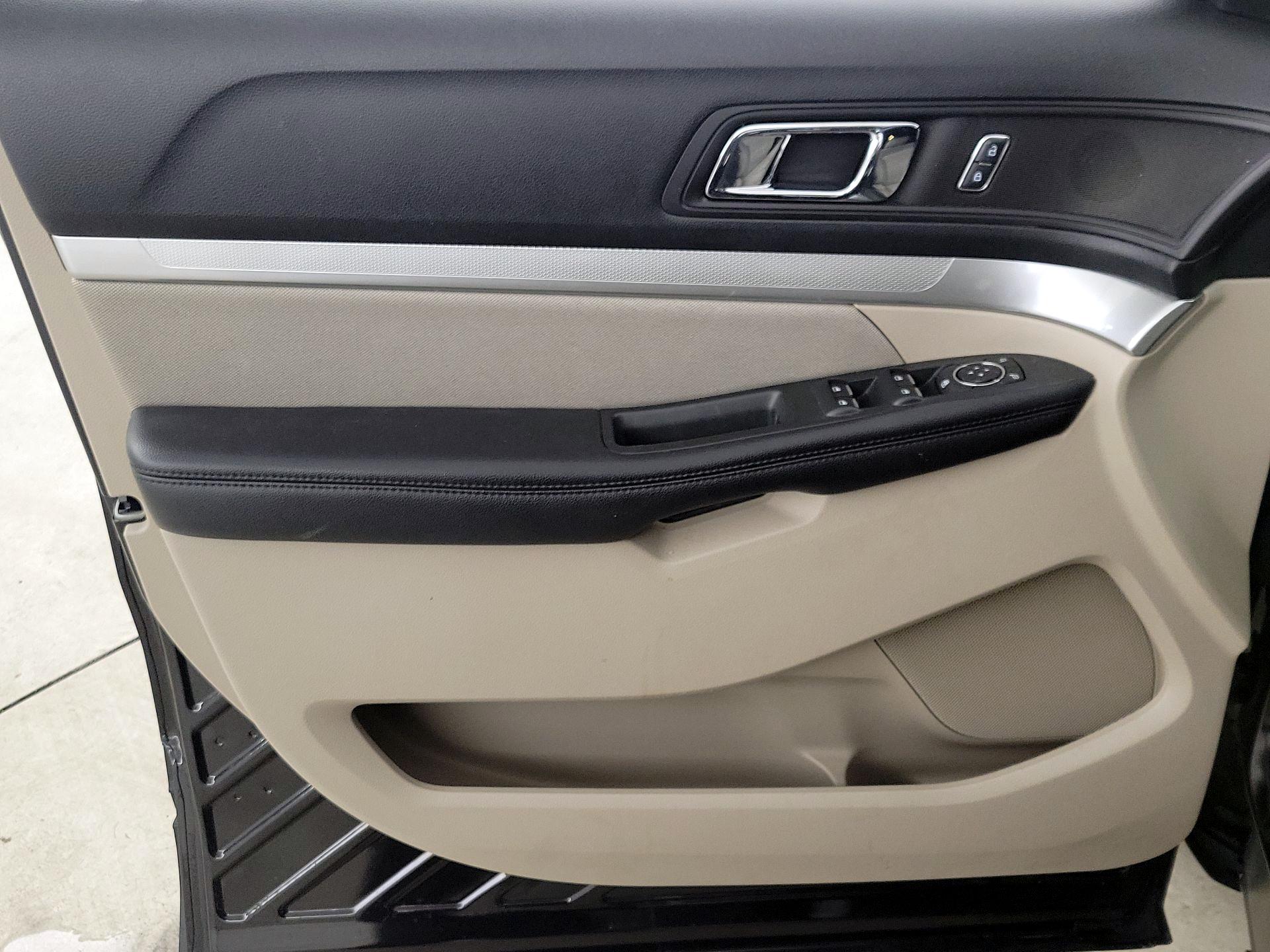 Thumbnail: 2019 Ford Explorer - 12