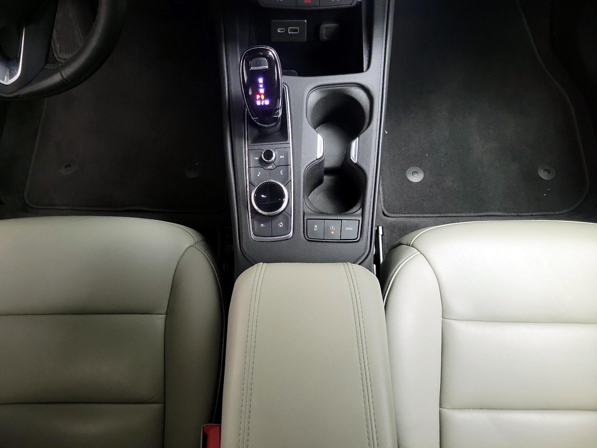 Thumbnail: 2023 Cadillac XT4 - 17