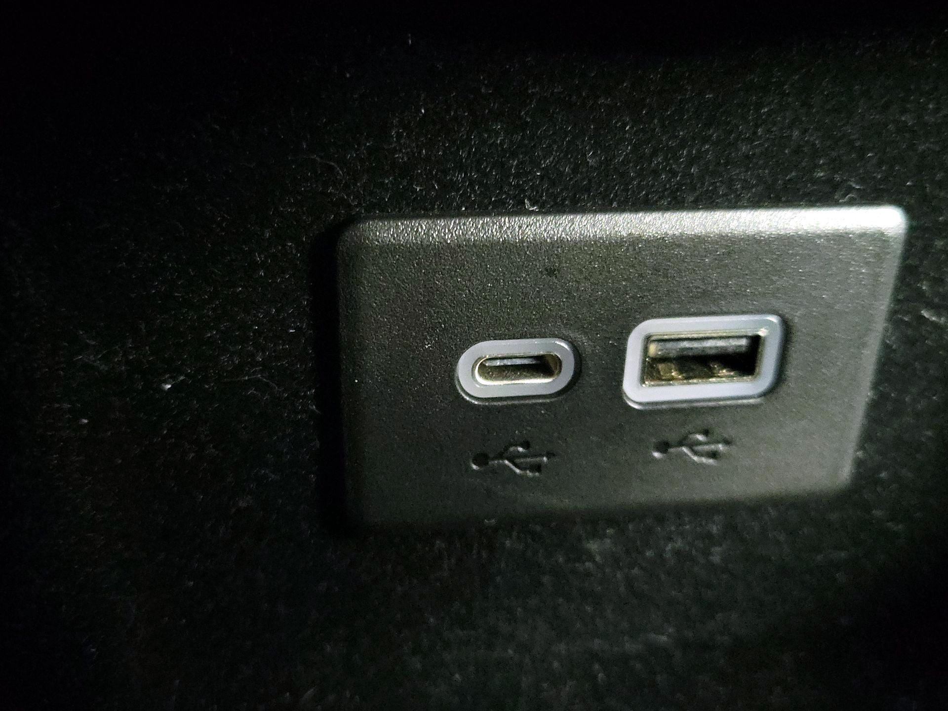 Thumbnail: 2023 Cadillac XT4 - 18