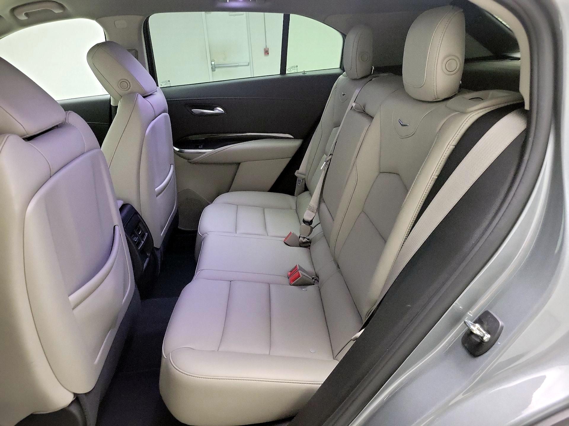 Thumbnail: 2023 Cadillac XT4 - 19