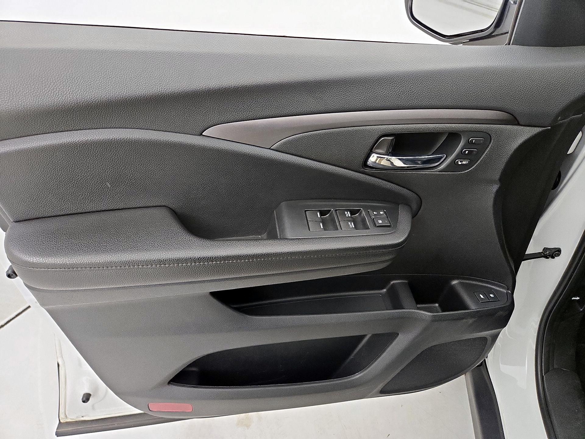 Thumbnail: 2021 Honda Passport - 12