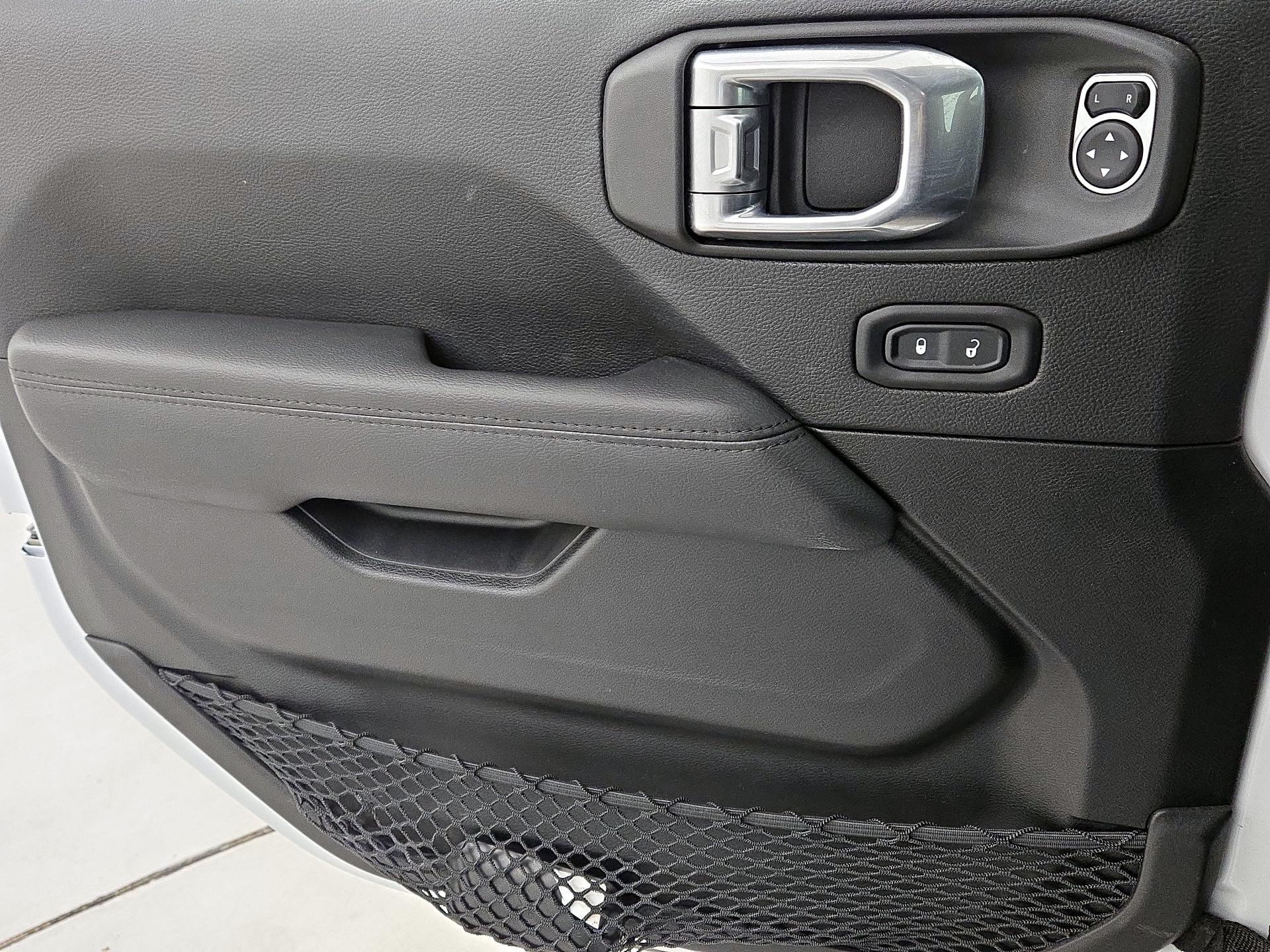 Thumbnail: 2022 Jeep Wrangler - 12