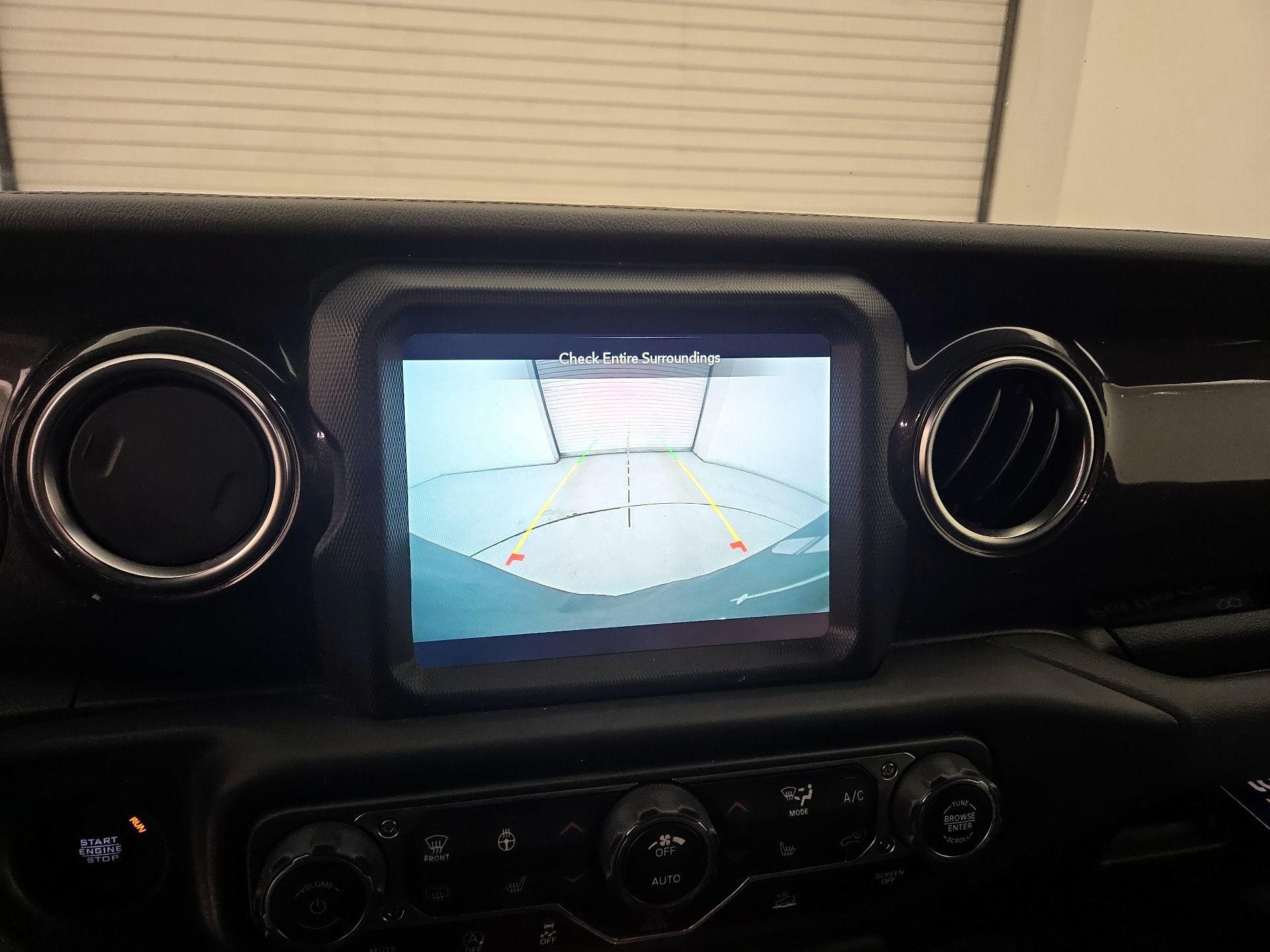 Thumbnail: 2022 Jeep Wrangler - 14