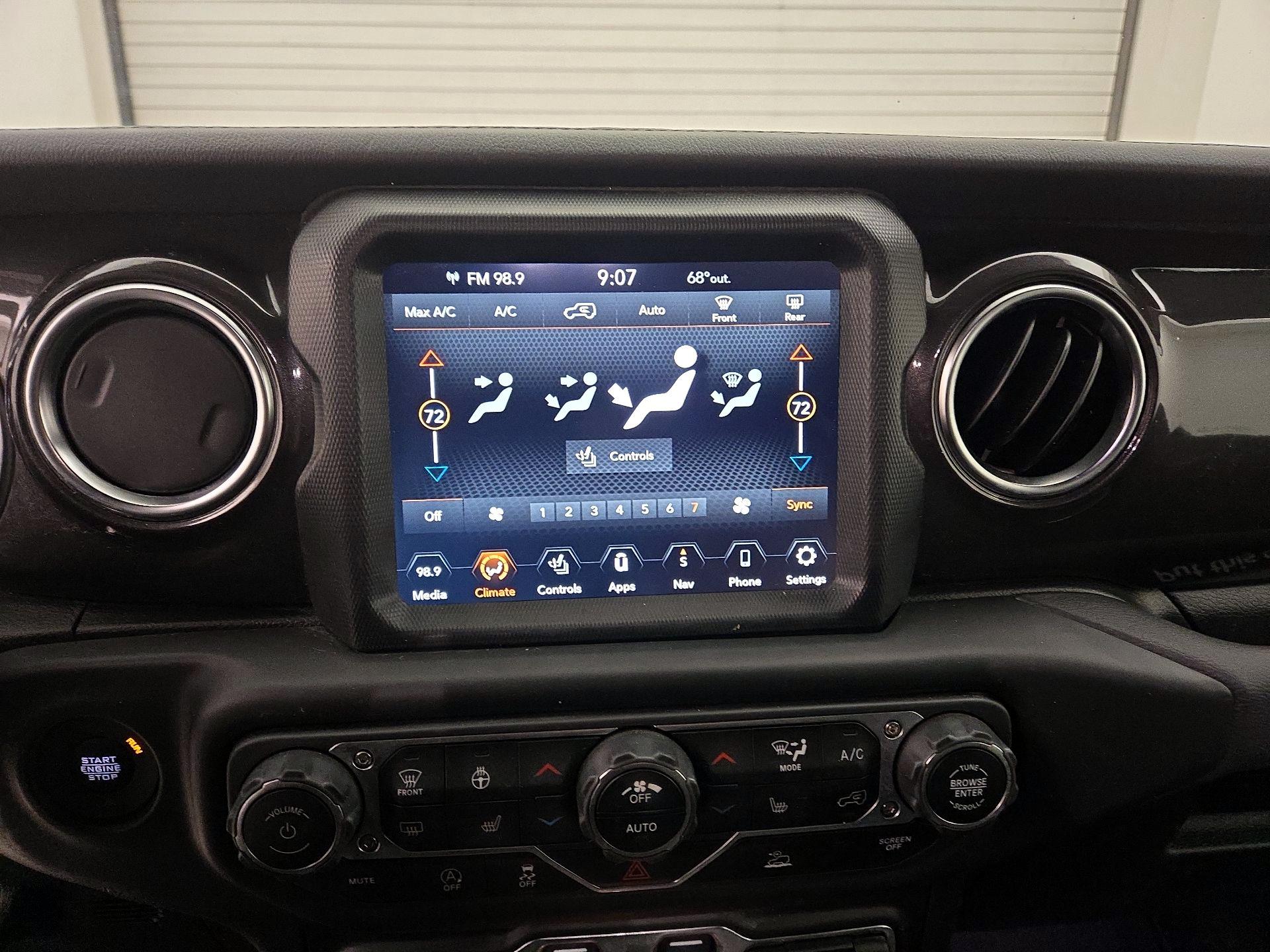 Thumbnail: 2022 Jeep Wrangler - 16