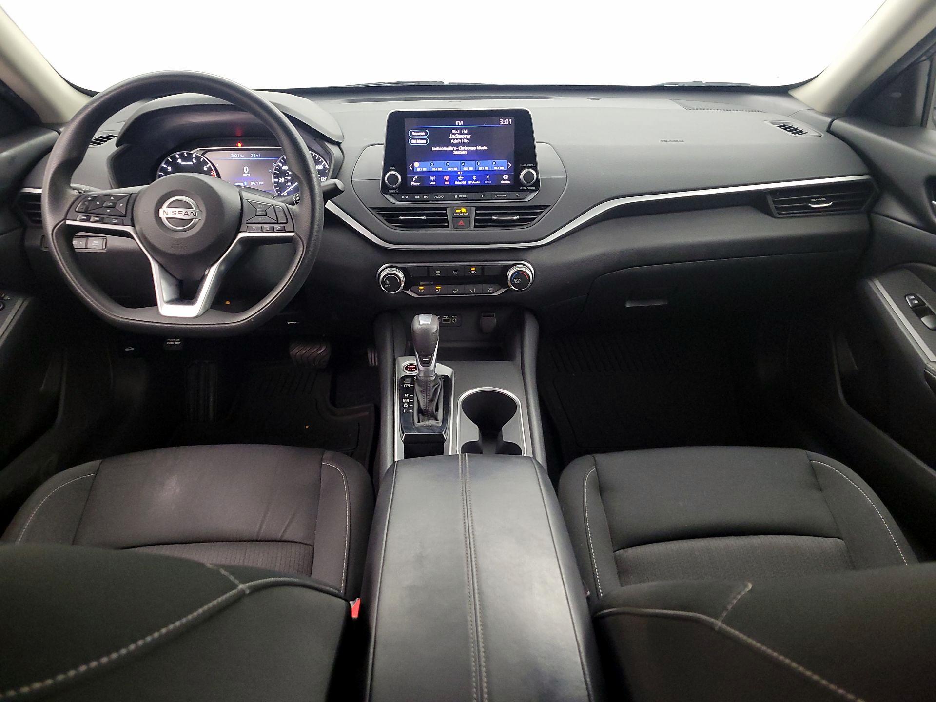 Thumbnail: 2022 Nissan Altima - 9