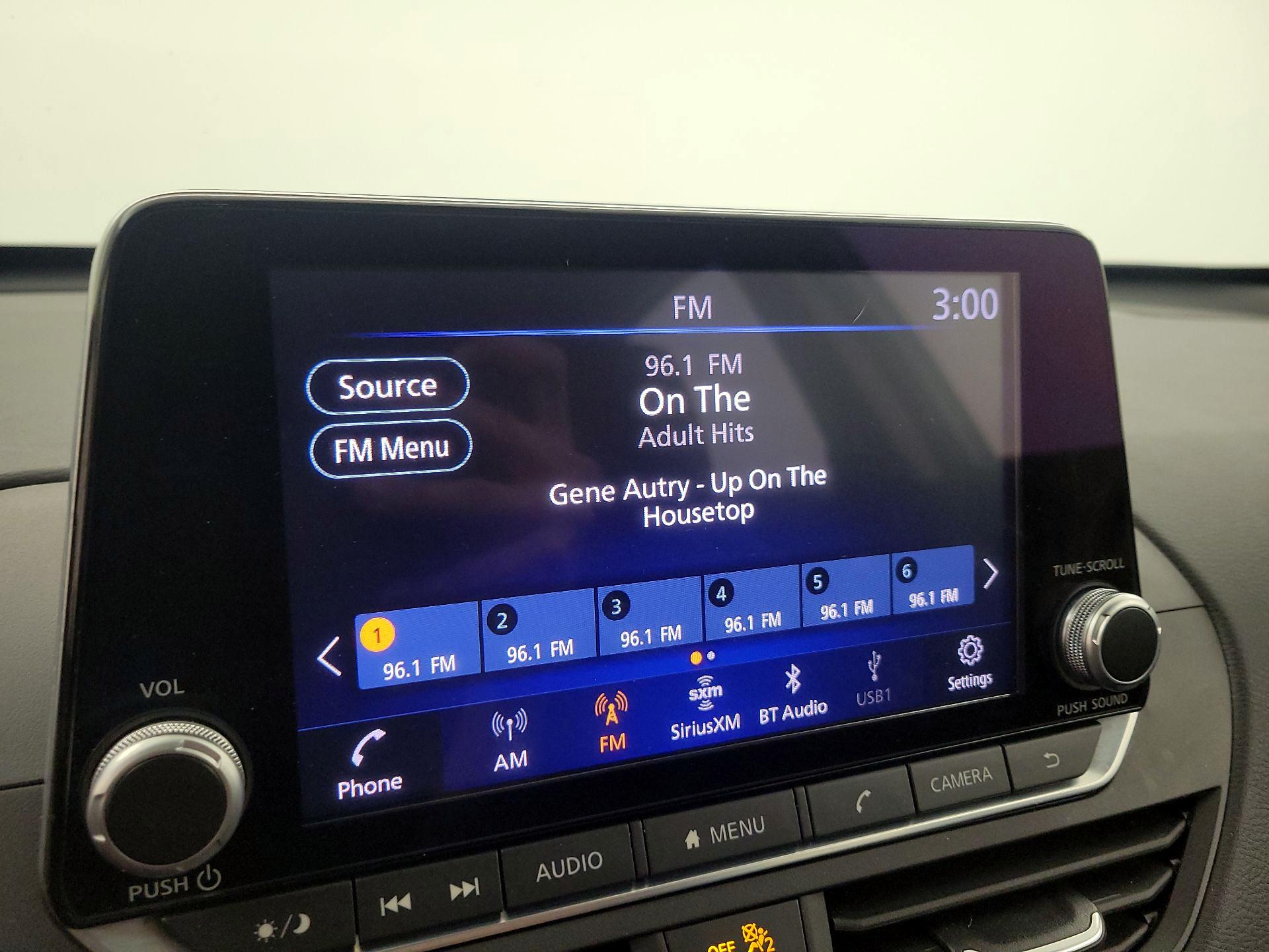 Thumbnail: 2022 Nissan Altima - 15