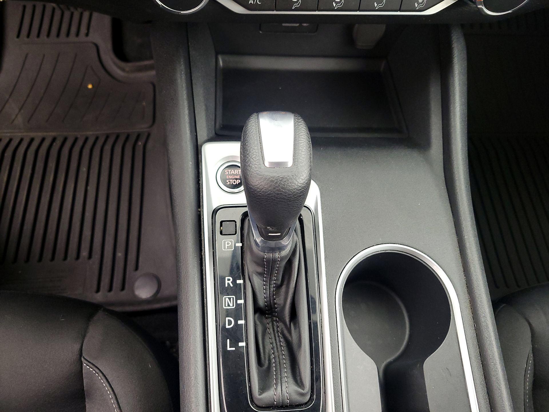 Thumbnail: 2022 Nissan Altima - 17