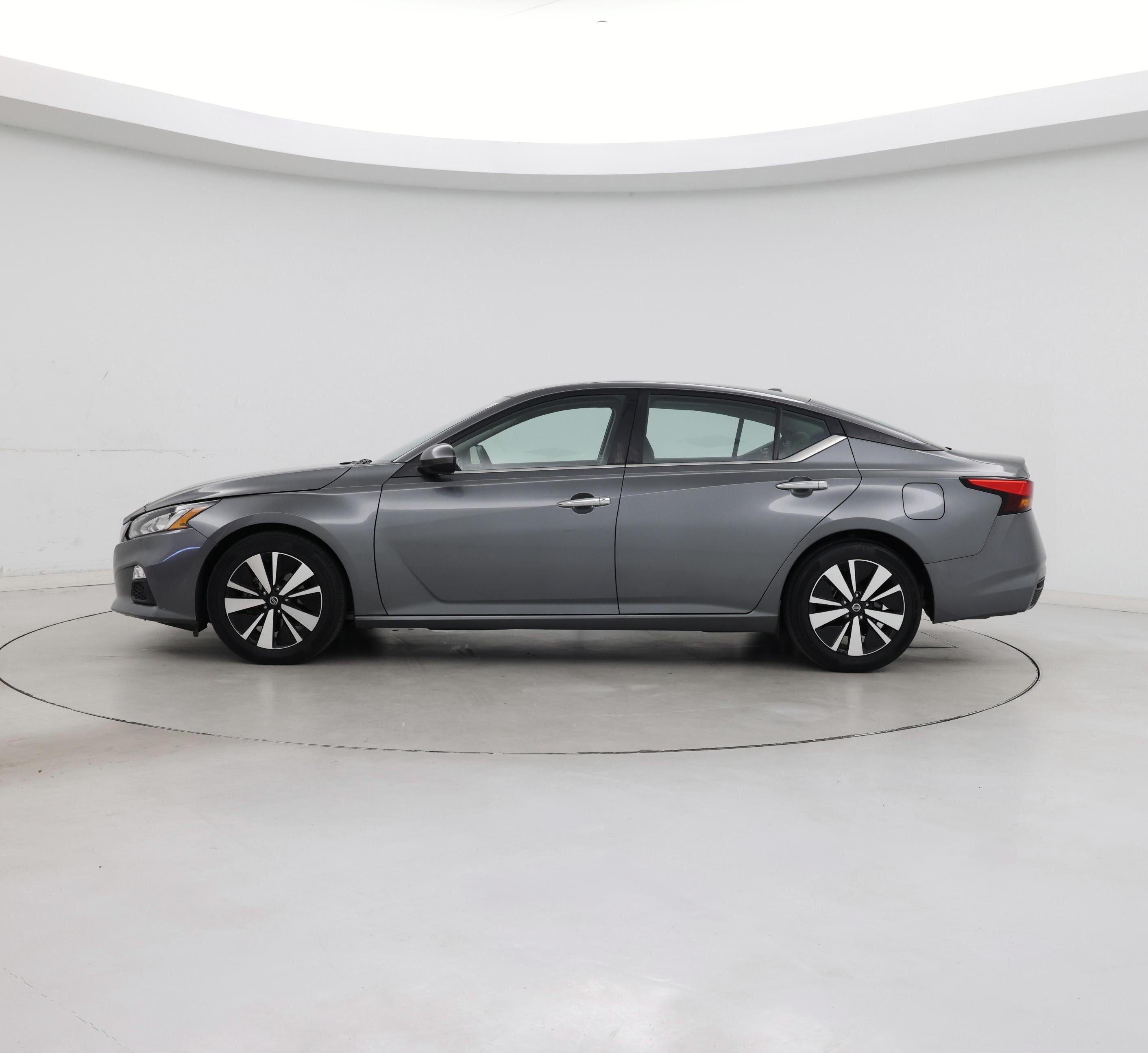 Thumbnail: 2022 Nissan Altima - 3