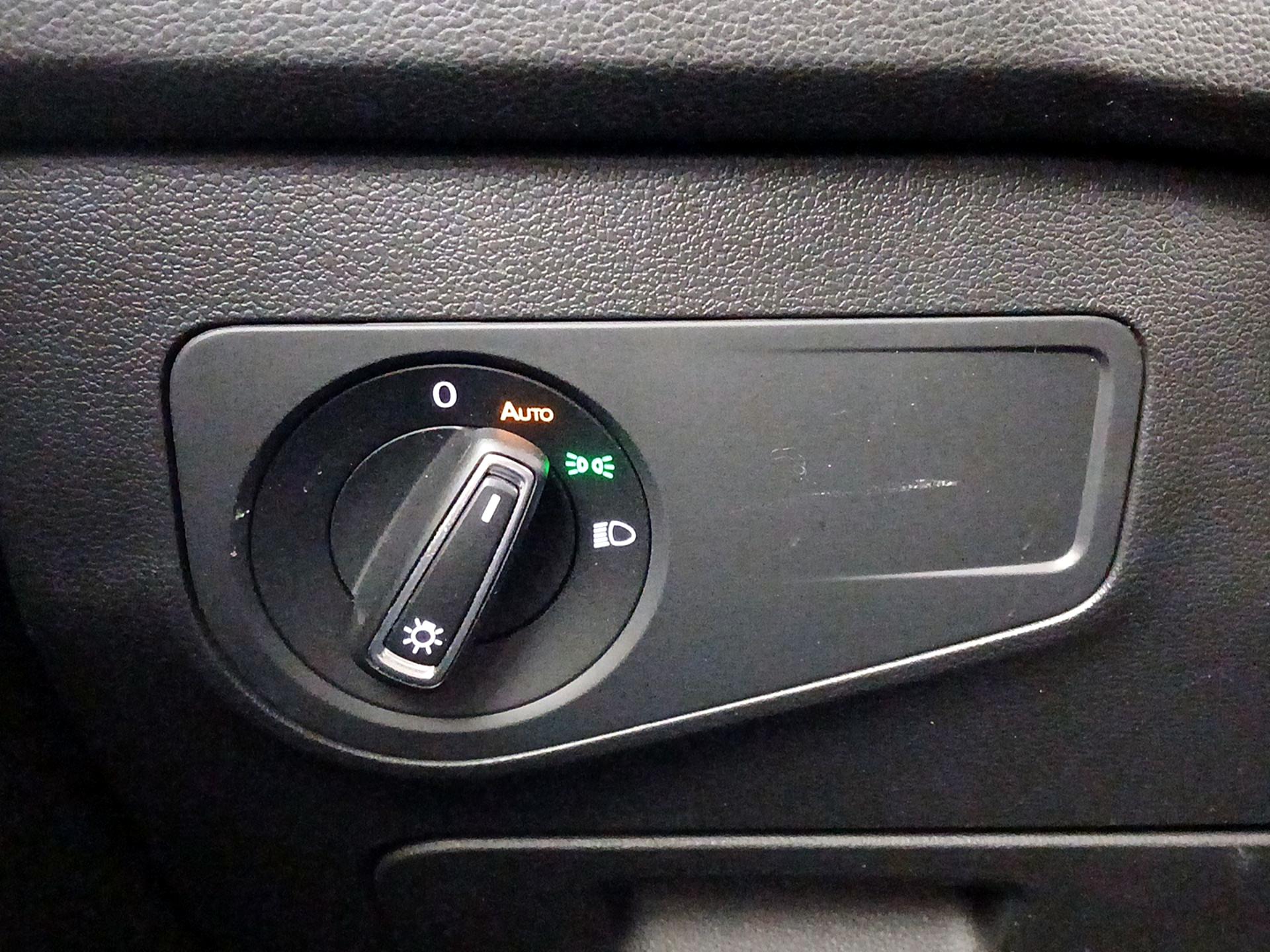 Thumbnail: 2022 Volkswagen Tiguan - 13