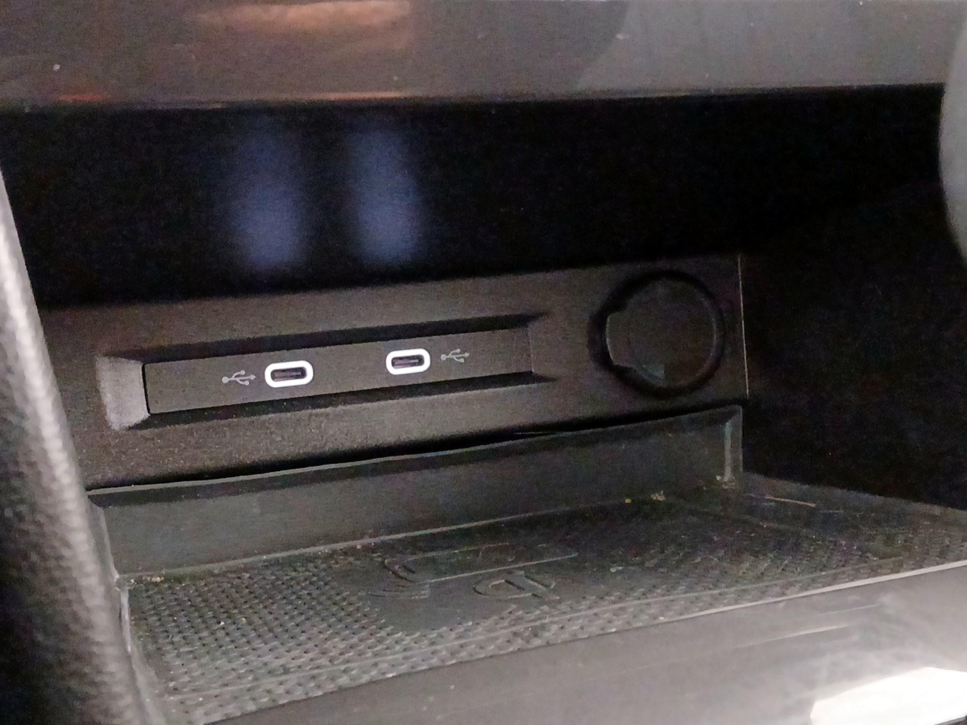 Thumbnail: 2022 Volkswagen Tiguan - 18